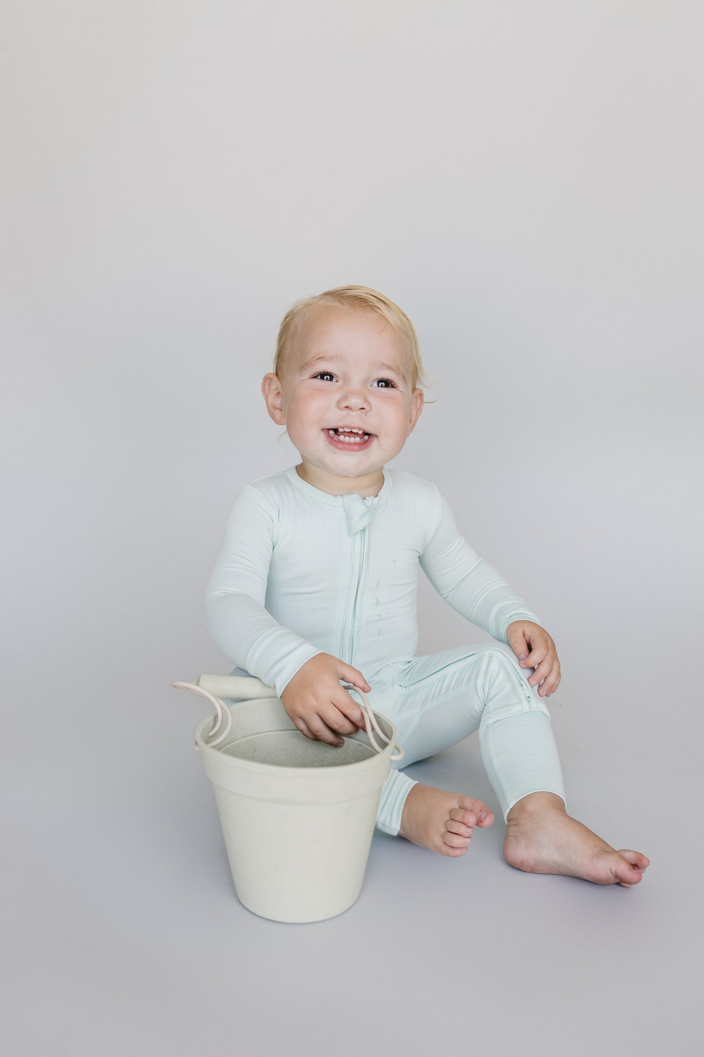 Tiny Tuckets Convertible Zip Footie