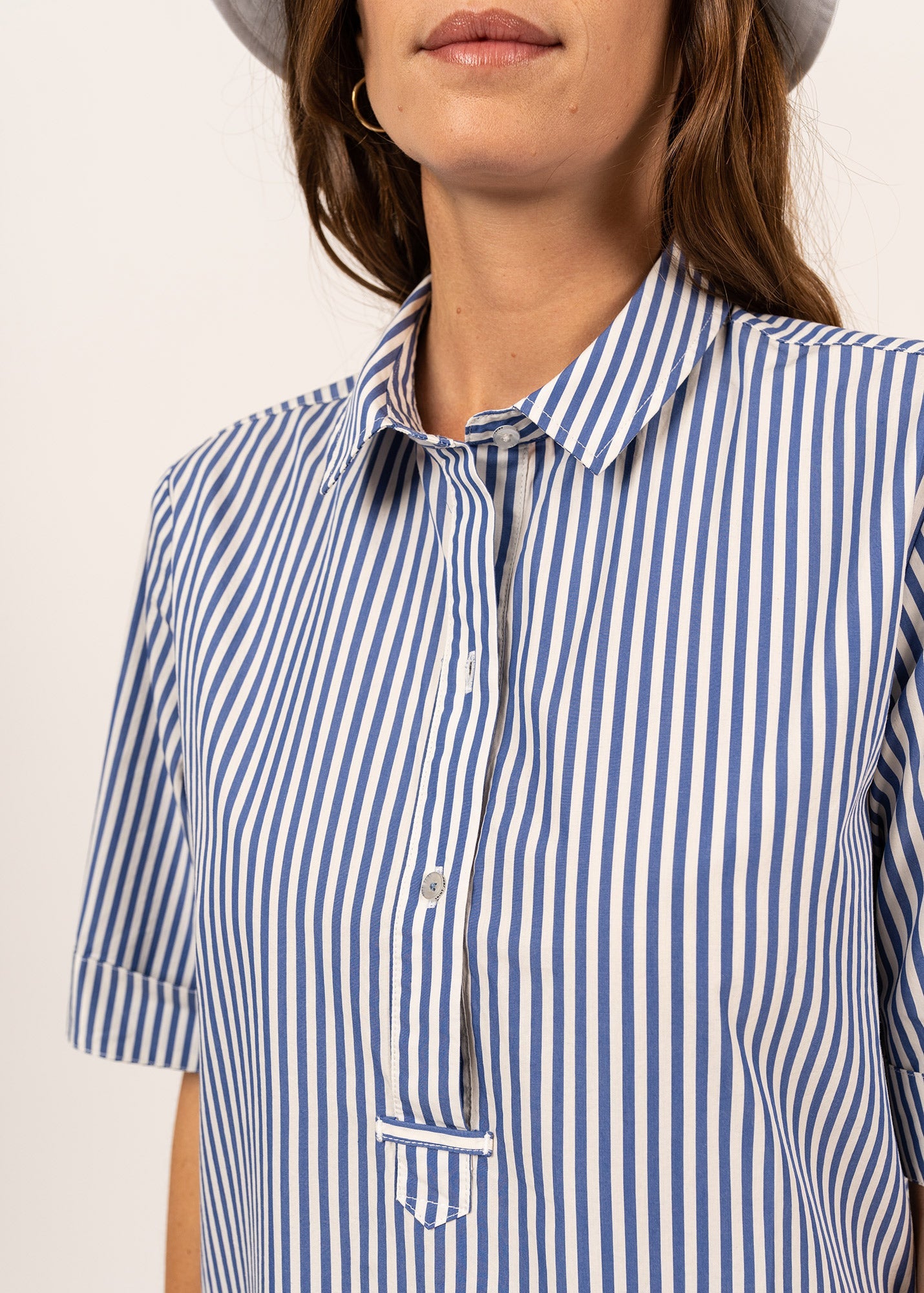 Saint James LEONIE - Pinstriped Shirt Dress in Organic Cotton (WHITE / BLUE)