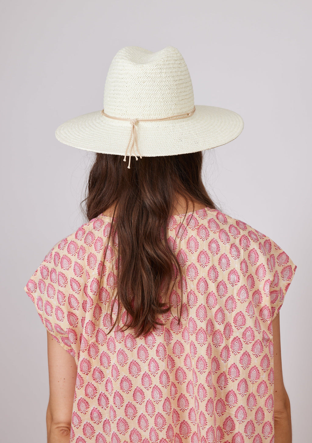 Hat Attack New York Traveler Continental, Bleach/Nude