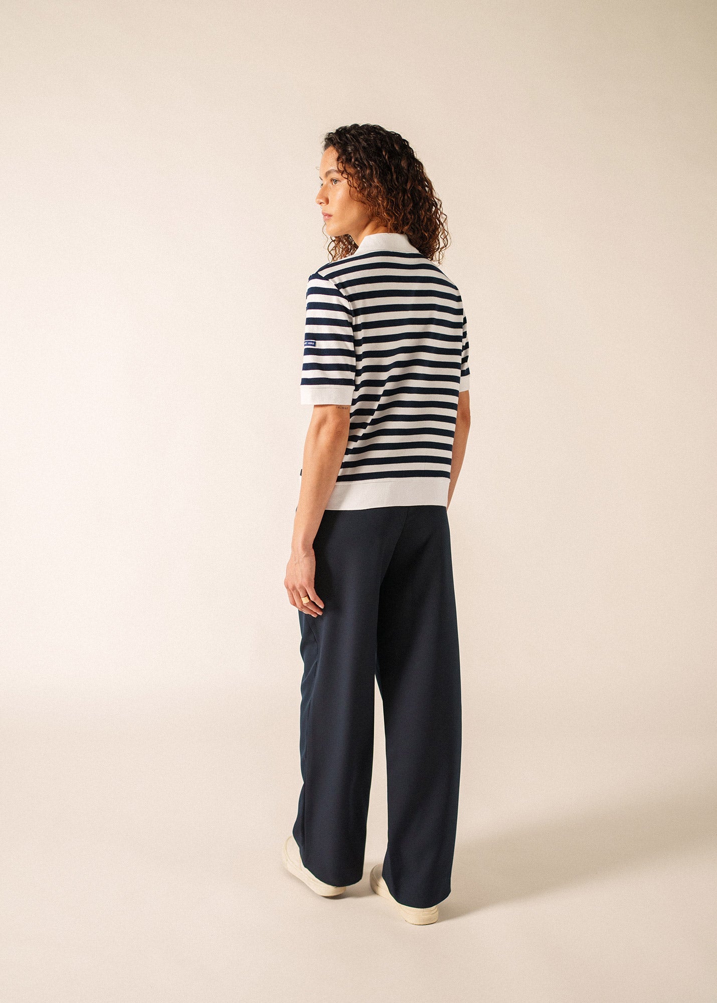 CAROLA Striped Knit Polo Shirt (WHITE / NAVY)