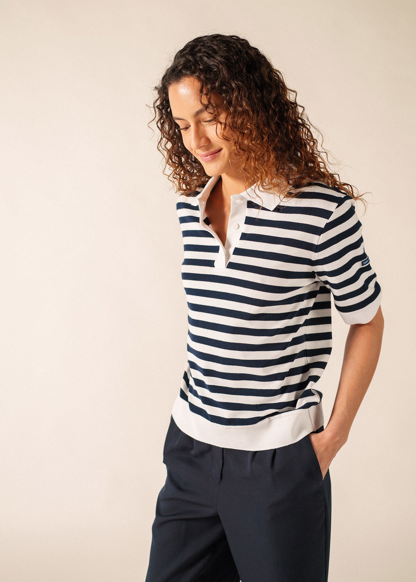 CAROLA Striped Knit Polo Shirt (WHITE / NAVY)