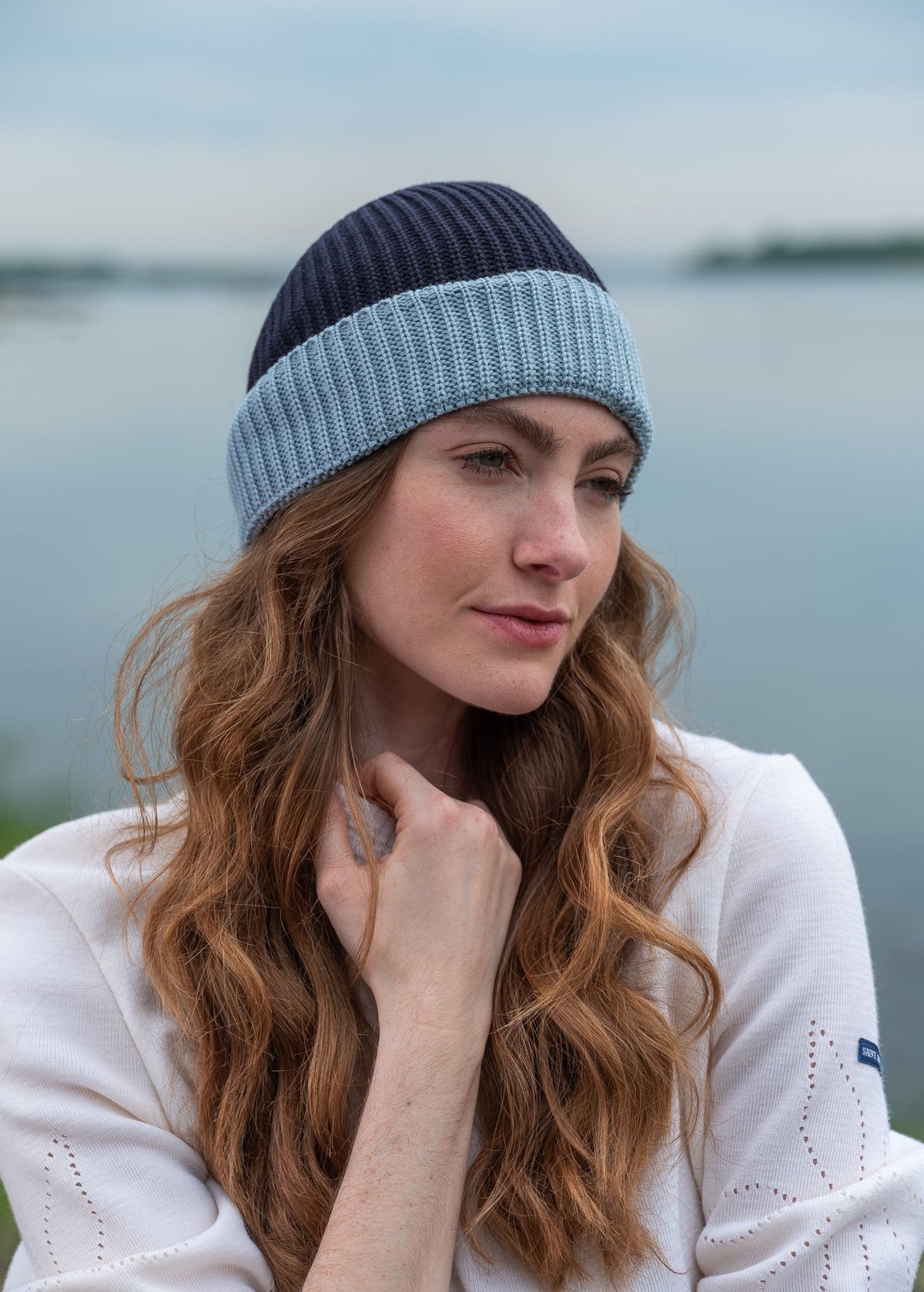 Saint James Canot Two-Tone Soft Wool Beanie in Purl Knit, Navy / Light Coastal Blue