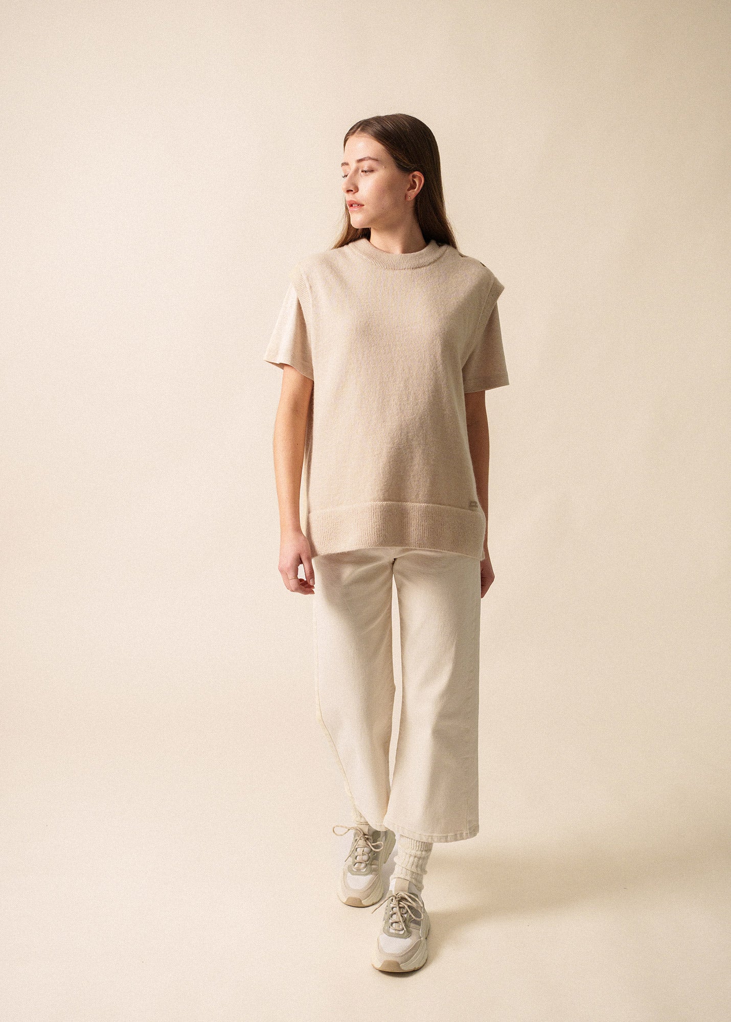 Saint James LA CLUSAZ - Buttoned Shoulder Side-Slit Vest | Soft Mohair Blend (BEIGE)