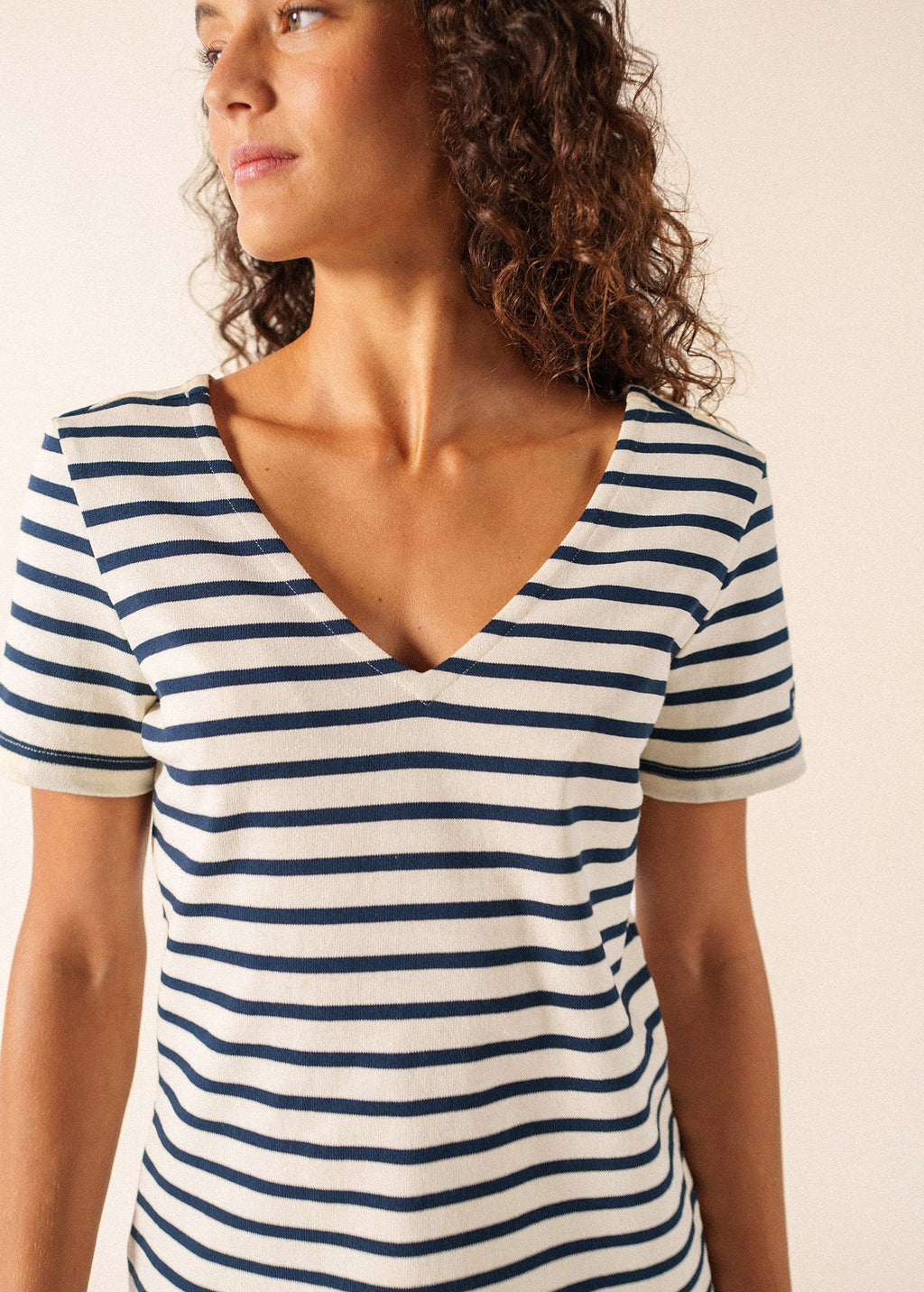 Saint James AGON V-Neck T-Shirt (ECRU / NAVY)