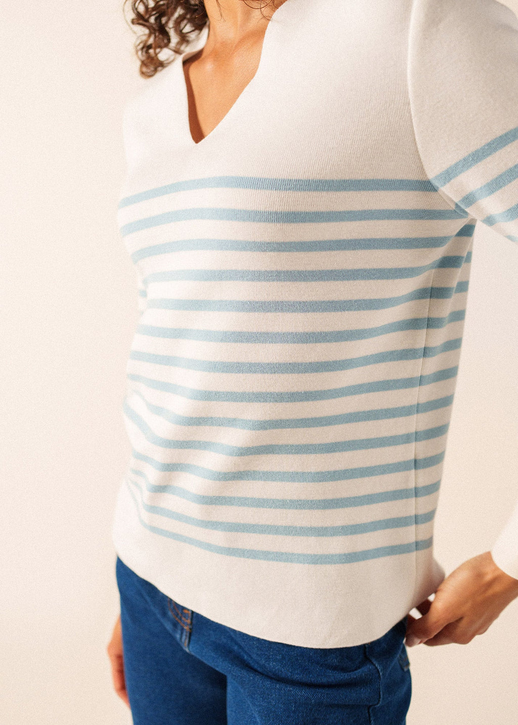 Saint James BREHAT Cotton V-Neck Sweater (WHITE / SKYLIGHT BLUE)