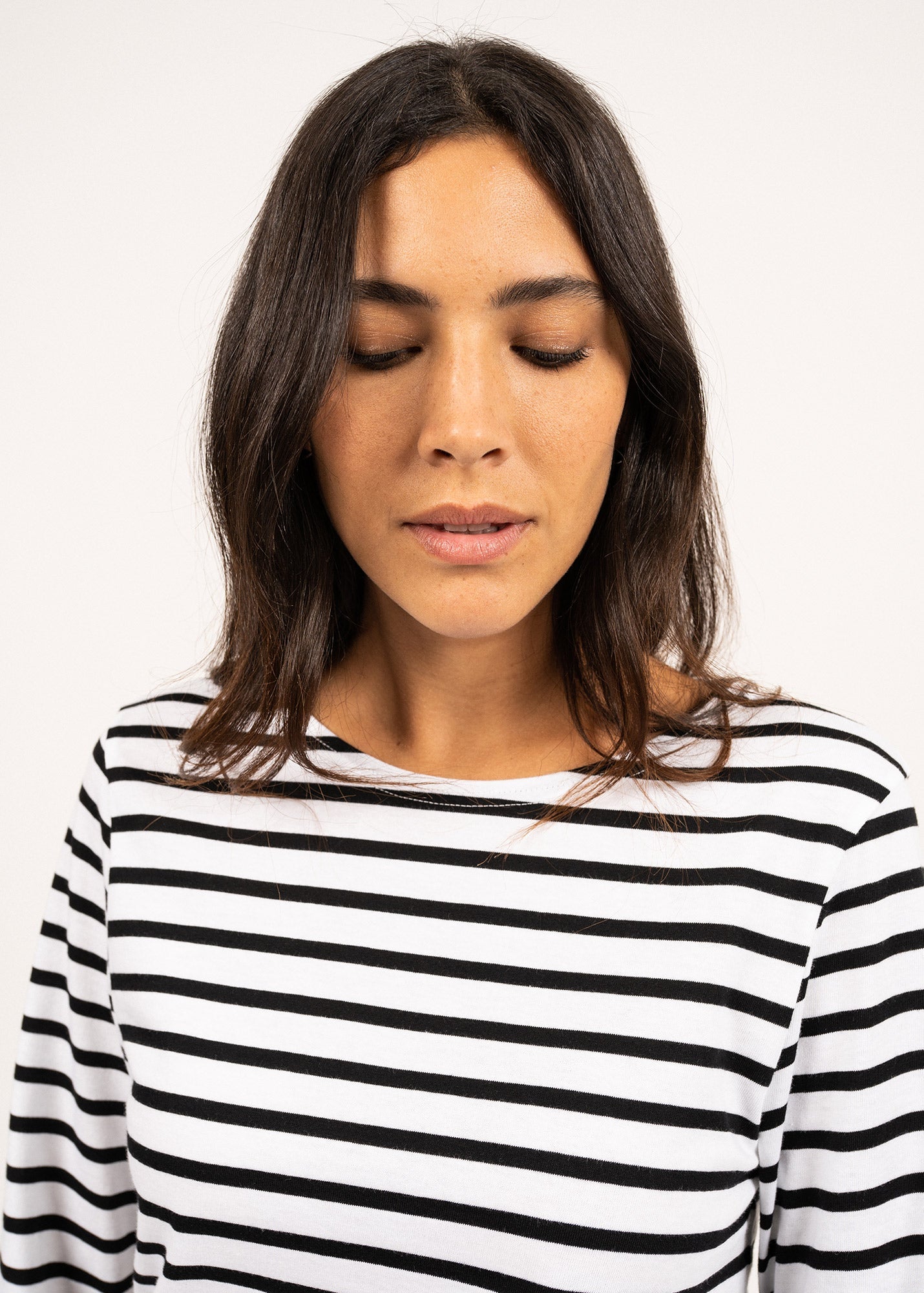 Saint James MINQUIERS MODERN - Authentic Breton Stripe Shirt | Soft Cotton | Men Fit (WHITE / BLACK)