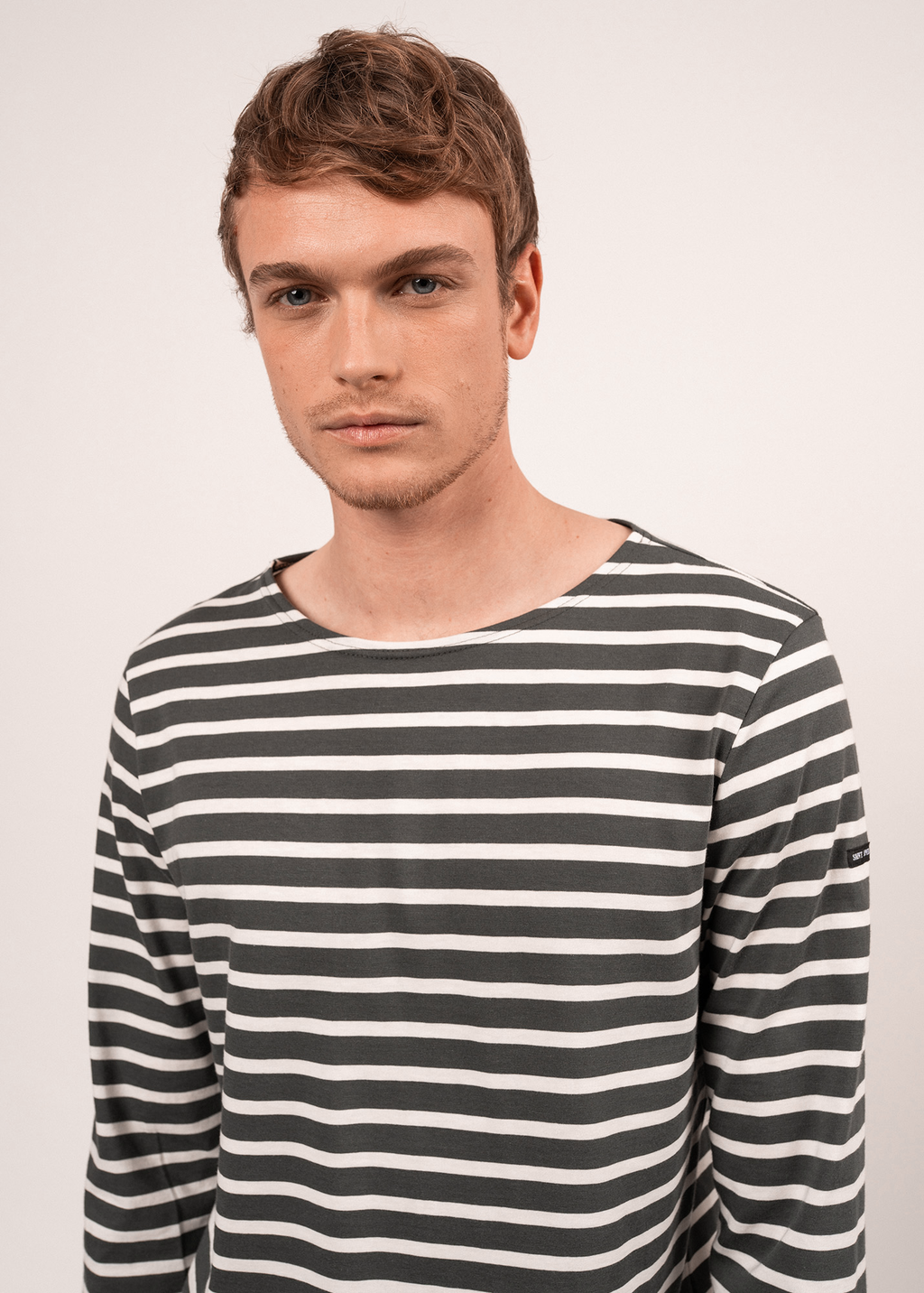 Saint James MINQUIERS MODERN - Authentic Breton Stripe Shirt | Soft Cotton | Men Fit (CHARCOAL / ECRU)