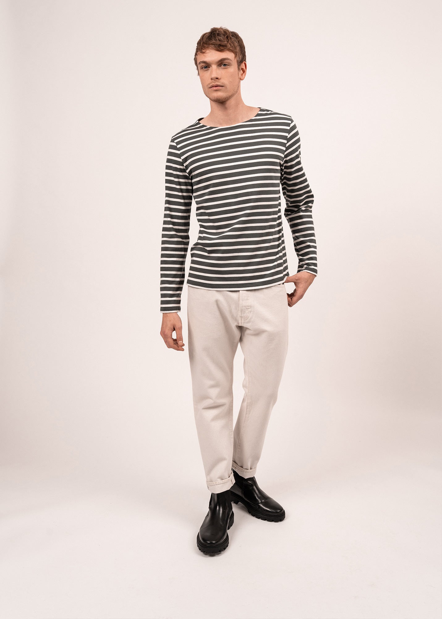 Saint James MINQUIERS MODERN - Authentic Breton Stripe Shirt | Soft Cotton | Men Fit (CHARCOAL / ECRU)