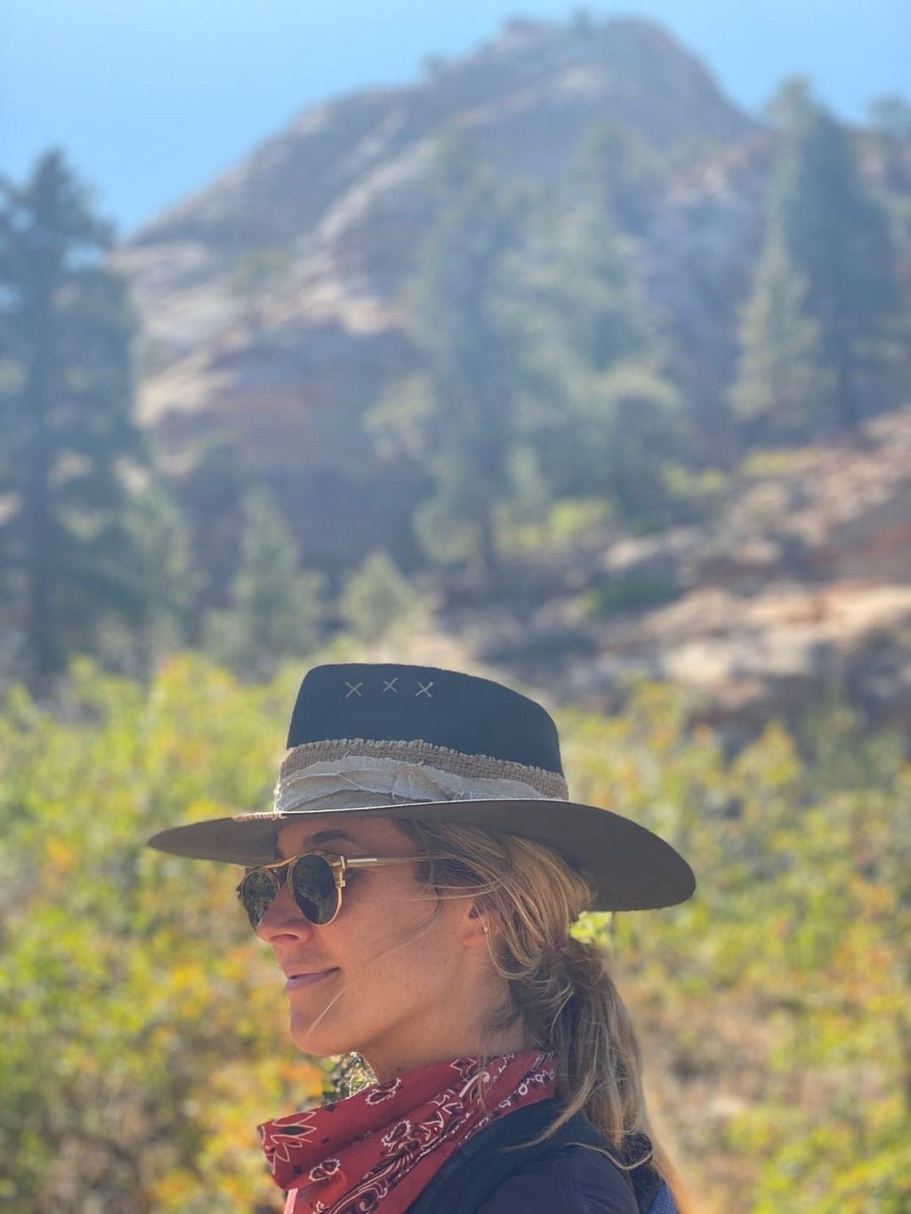 Bisous Sunglasses The Blondes Beach Blonde Gold