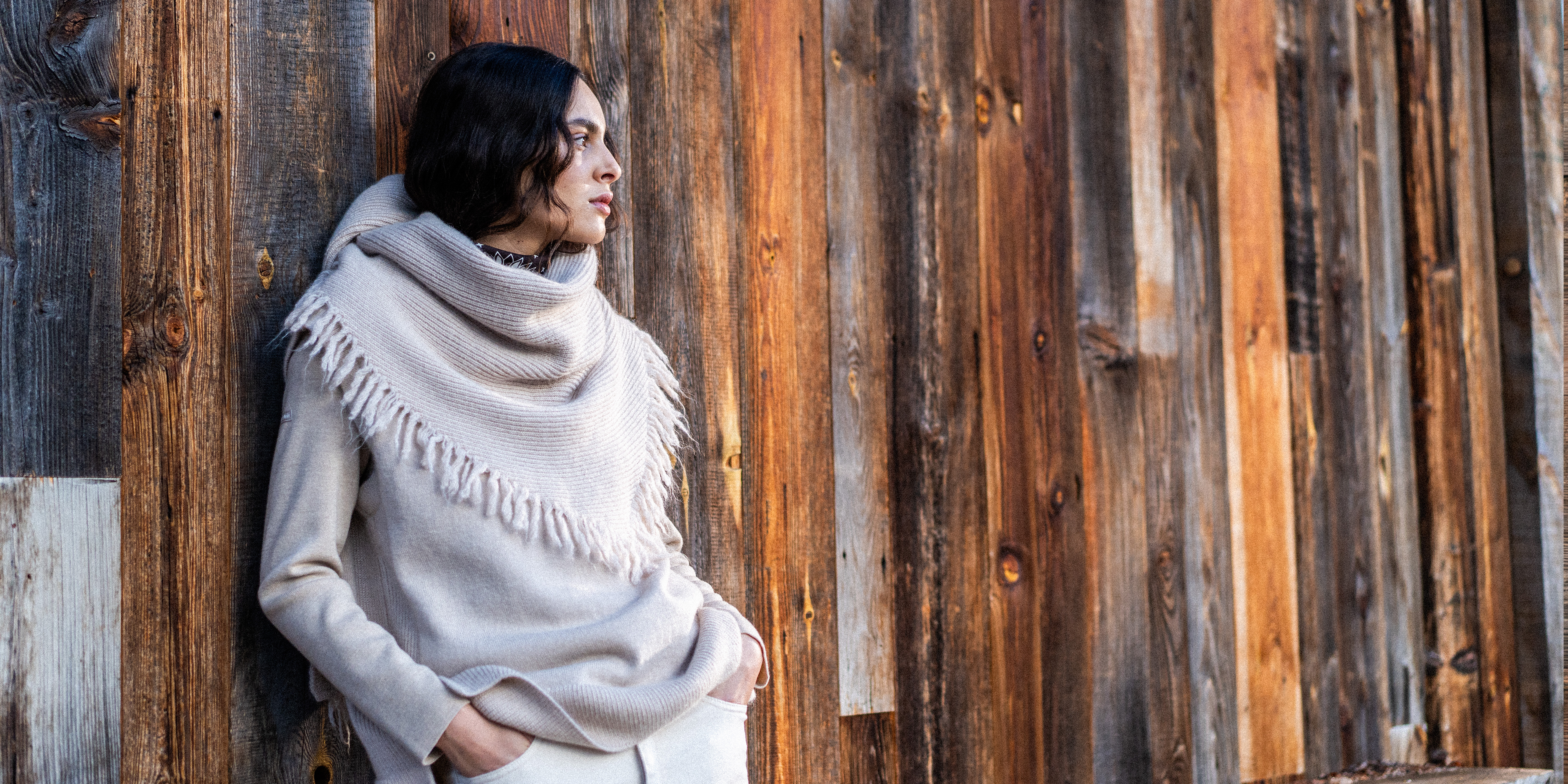 Saint James LA CLUSAZ - Buttoned Shoulder Side-Slit Vest | Soft Mohair Blend (BEIGE)