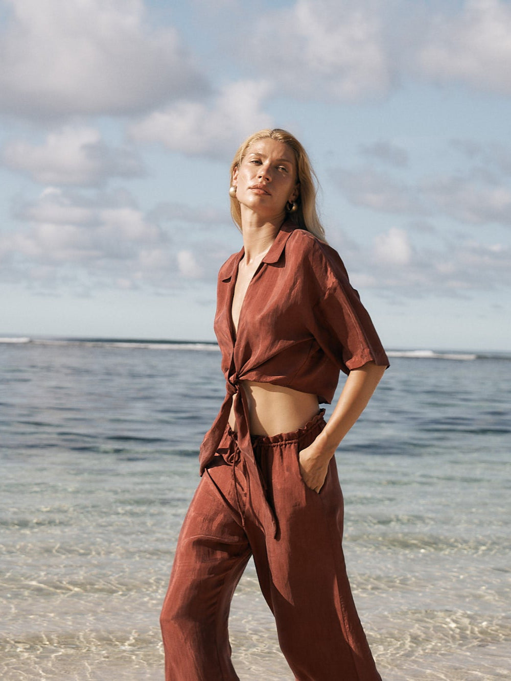 The Handloom Lucid Flow Tie Pants Burgundy