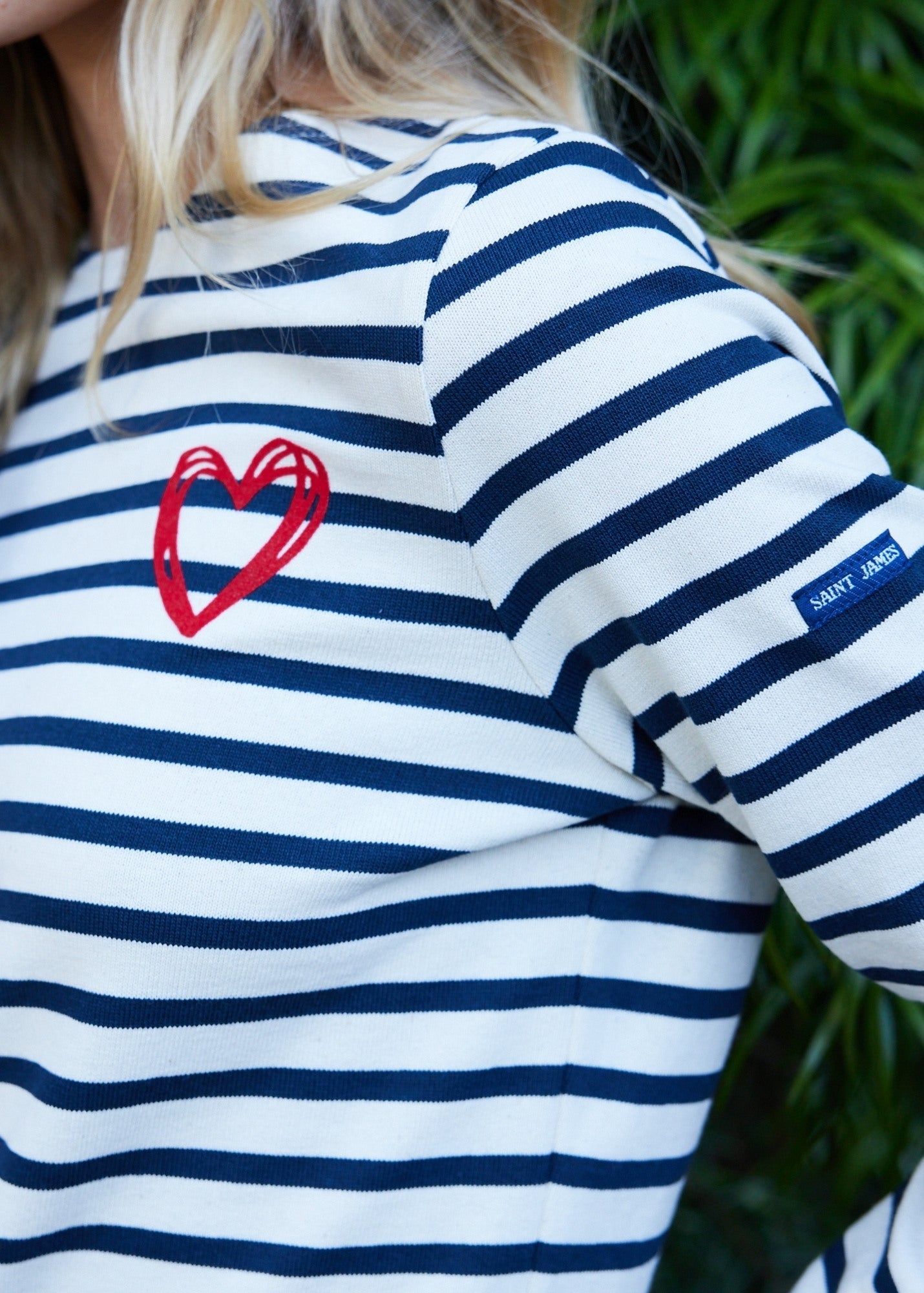 Saint James MERID'AMOUR - Long-Sleeve Fitted Breton Top with Velvety Heart Detail (ECRU / NAVY / RED)