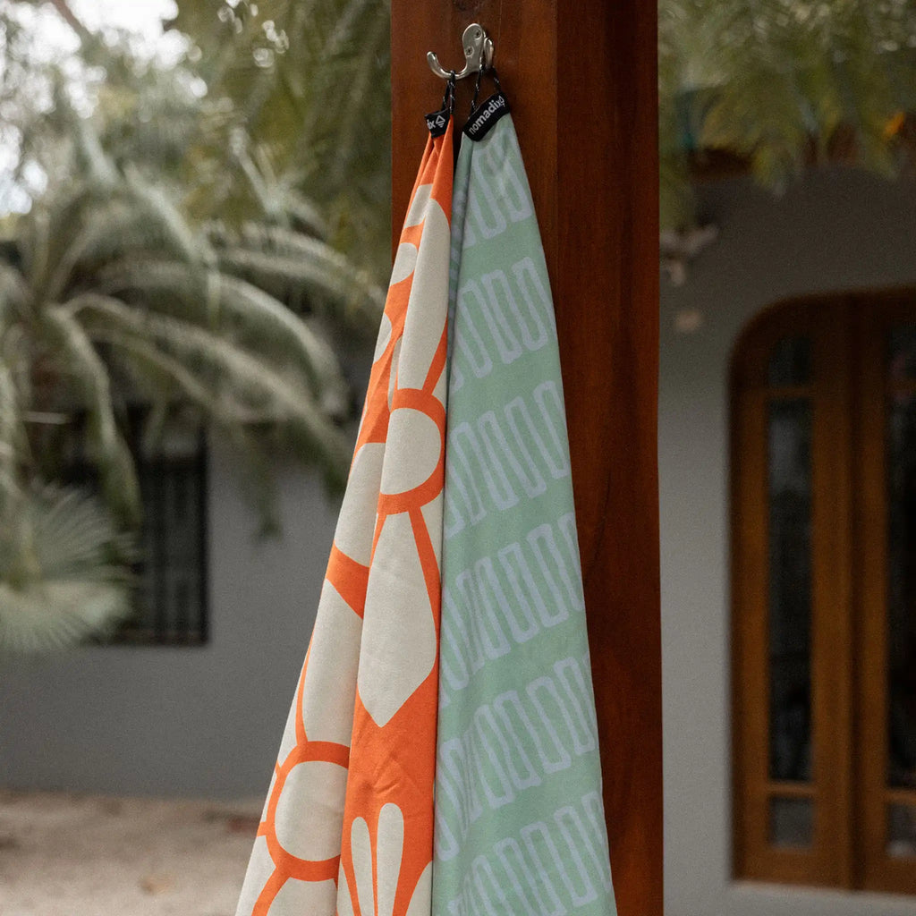 Nomadix Original Towel: Big Flowers Expedition Orange