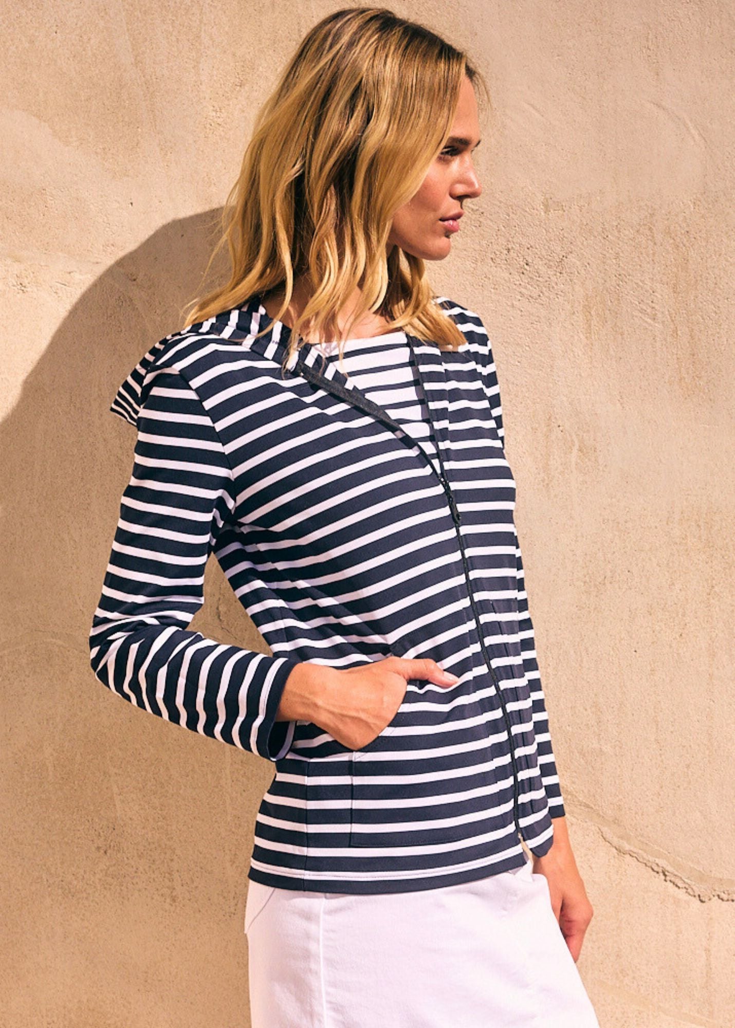 Saint James PLOUGASTEL II Striped Hoodie Jacket in Stretch Fabric with UV Protection (NAVY / WHITE)