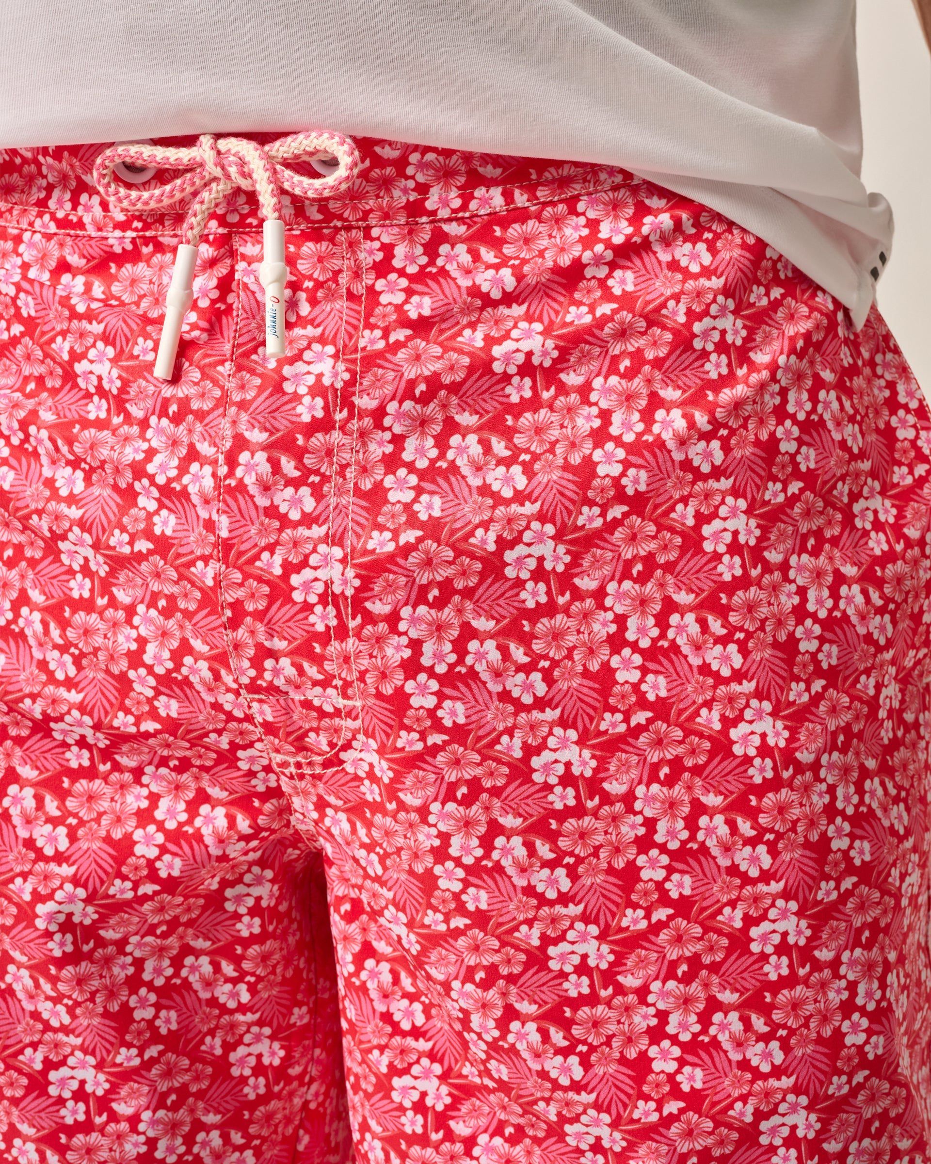 Johnnie-O The Half Elastic 7" Surf Shorts Lei