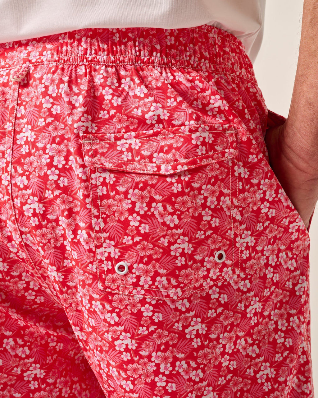 Johnnie-O The Half Elastic 7" Surf Shorts Lei