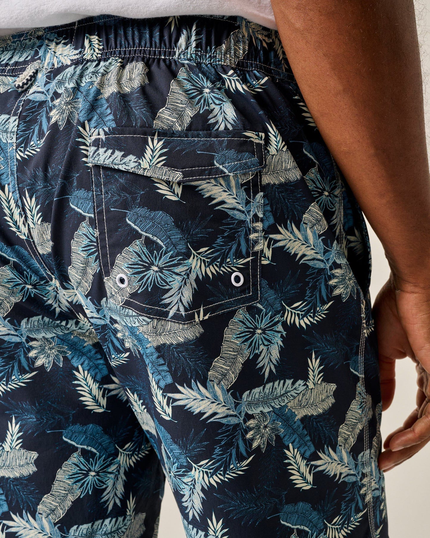 Johnnie-O The Half Elastic 7" Surf Shorts