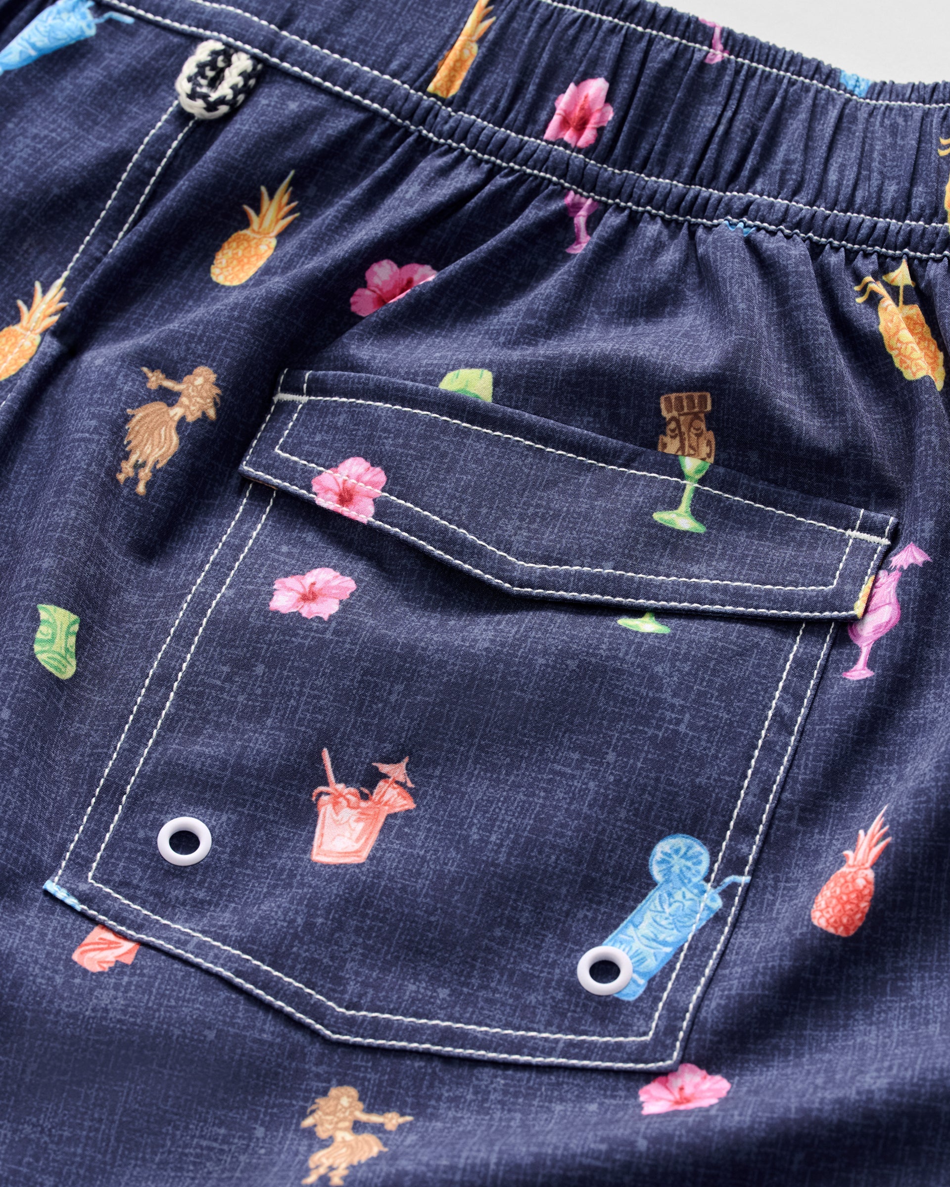 Johnnie-O Half Elastic 7" Swim Trunks, Kanaloa