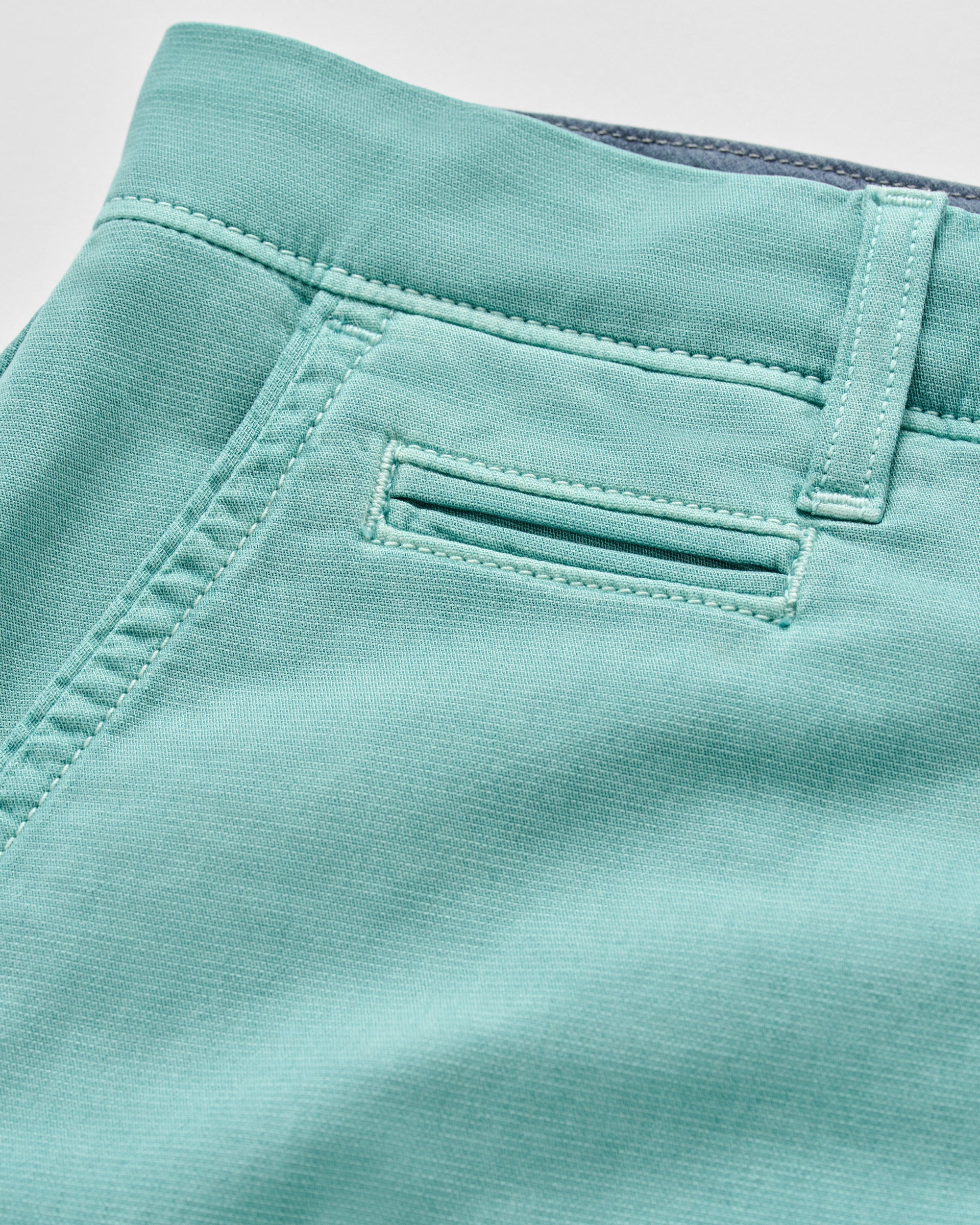 Johnnie-O Nassau Cotton Blend Shorts - 7" Inseam, Green Grass