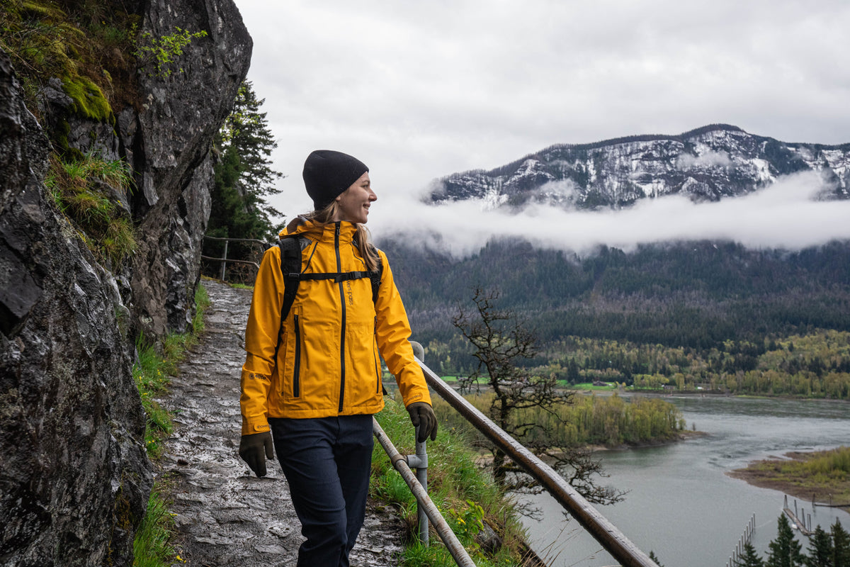 Showers Pass Women's PORLITE Refuge Jacket