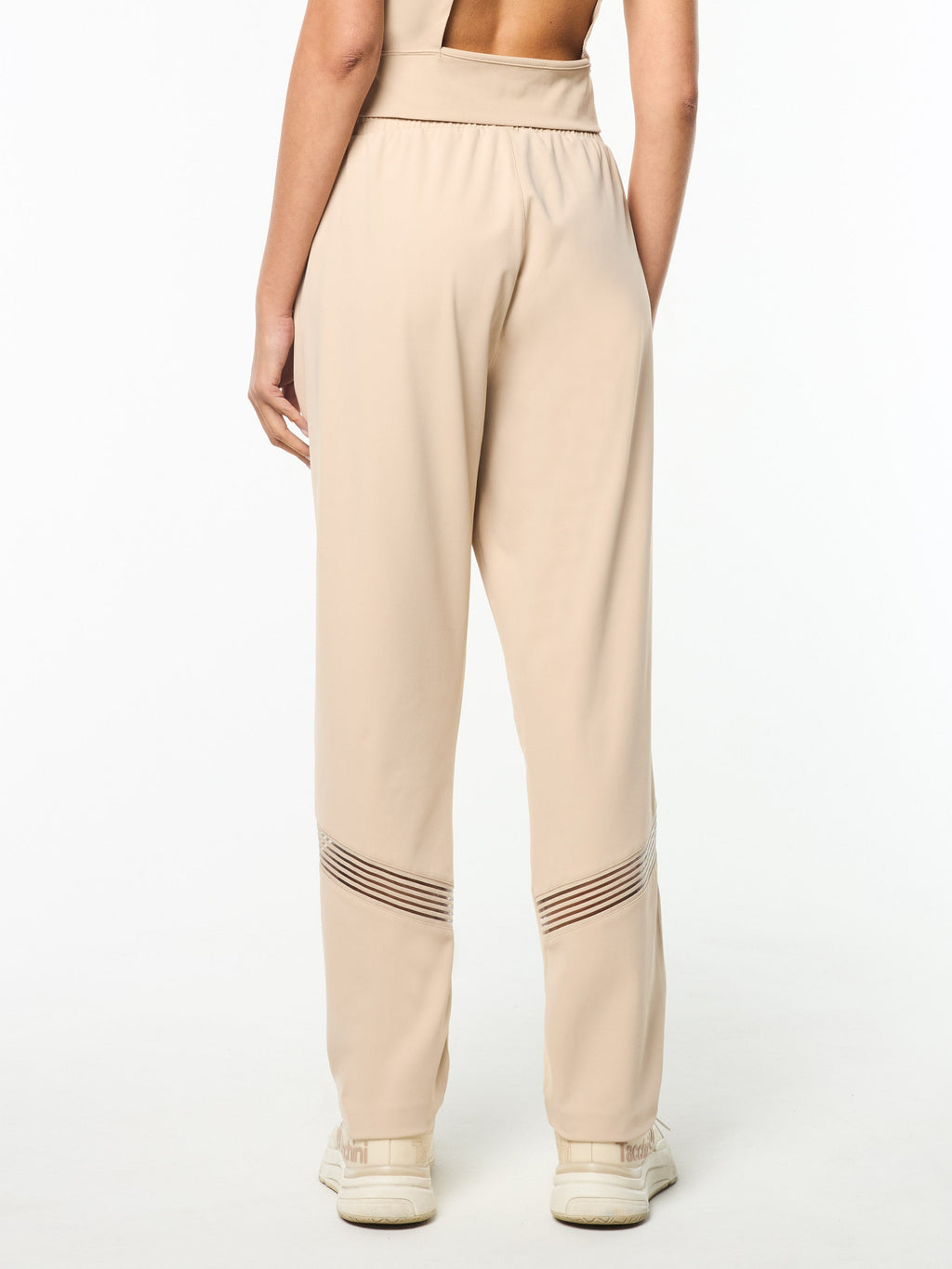 Noemi Pant- Humus