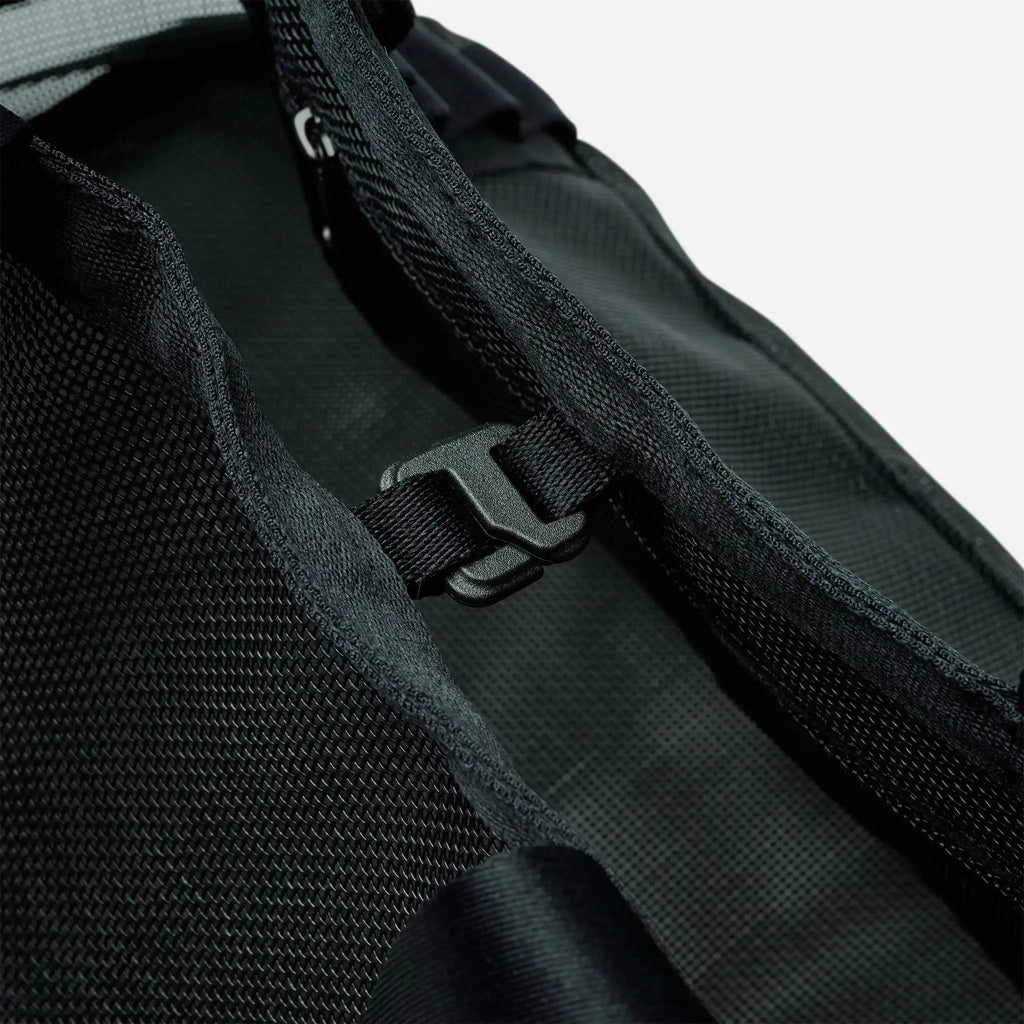 AirMesh Tote: Raven Black