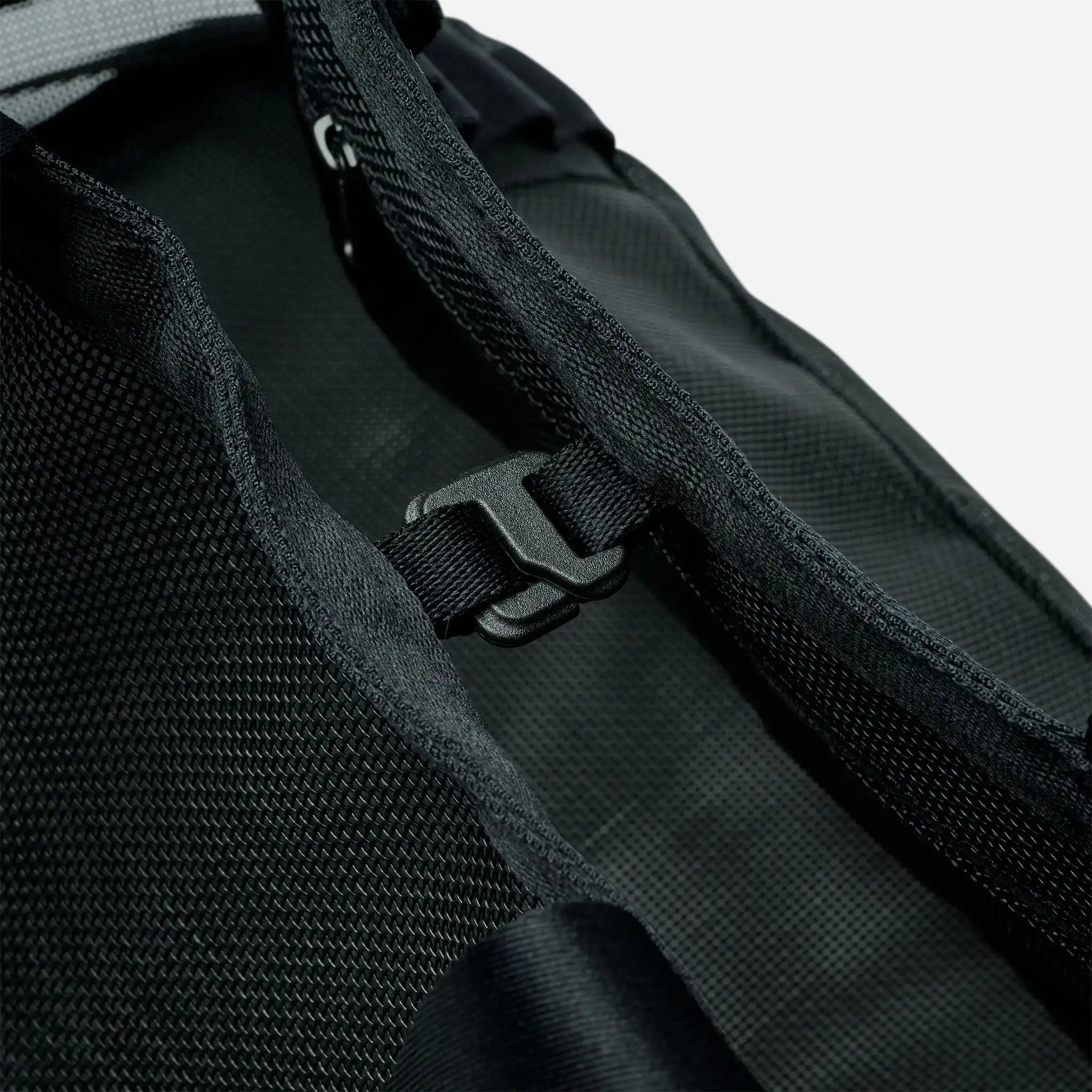 AirMesh Tote: Raven Black
