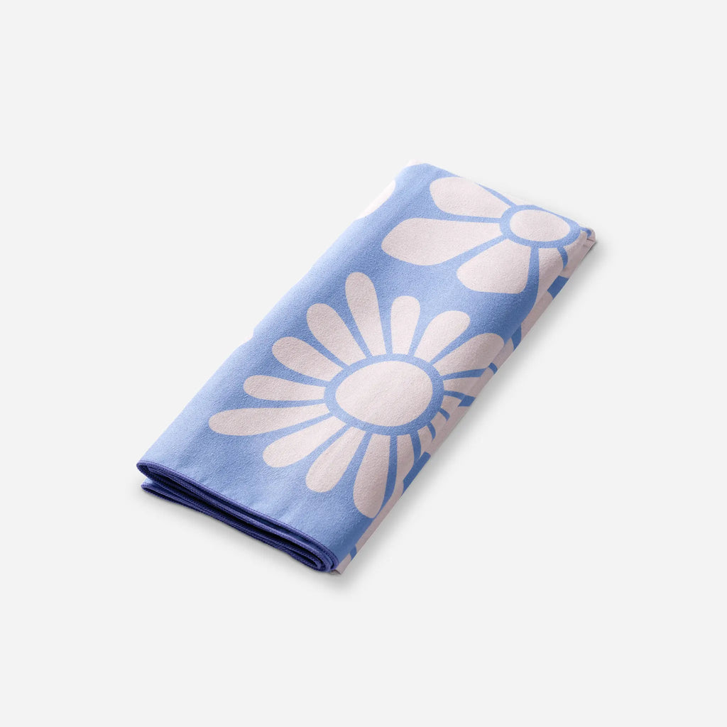 Nomadix Ultralight Towel: Flowerbed Coastal Blue