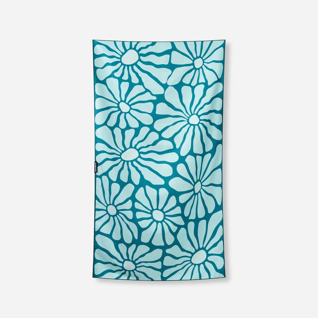 Nomadix Ultralight Towel: Lazy Daisy Seafoam Green