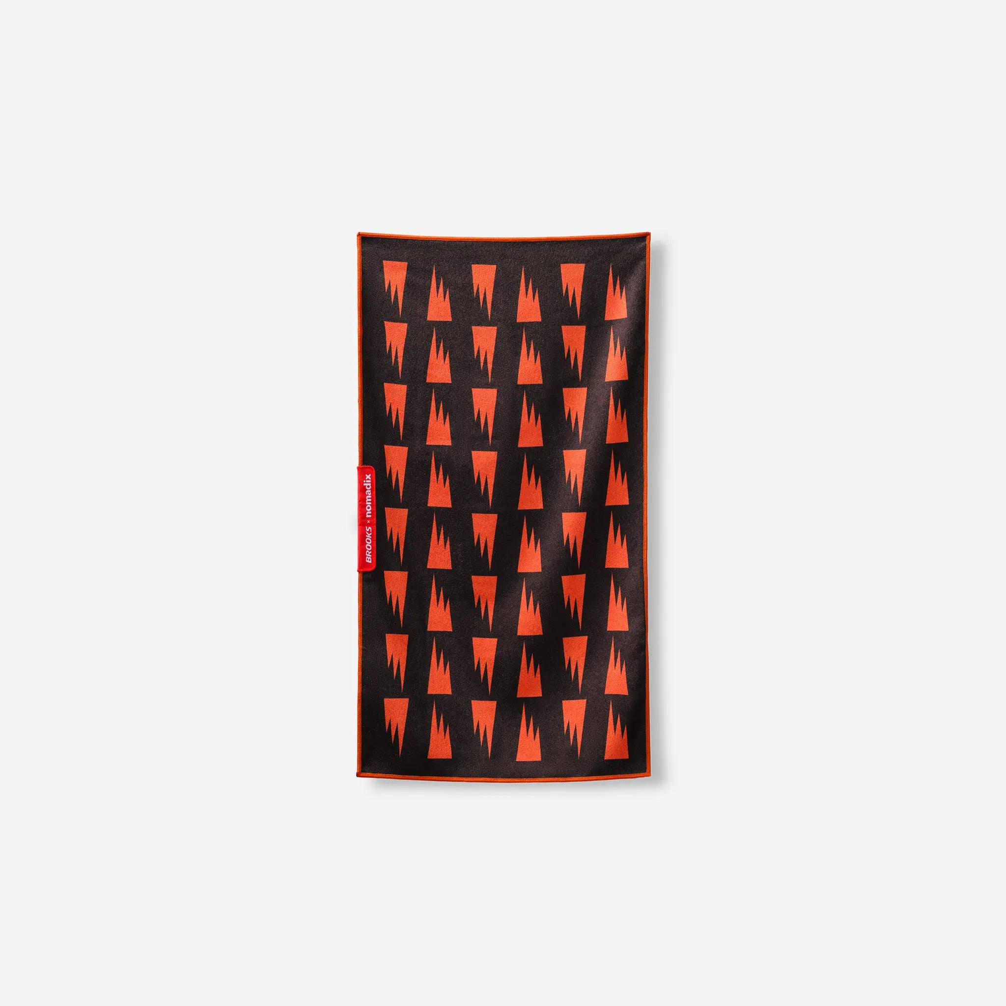 Nomadix Fitness Towel: Summit Black (Nomadix x Brooks)