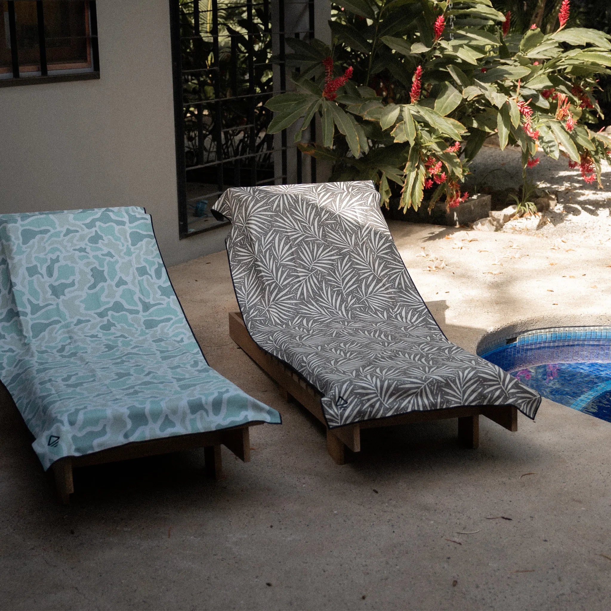 Nomadix Original Towel: Duck Camo Agua