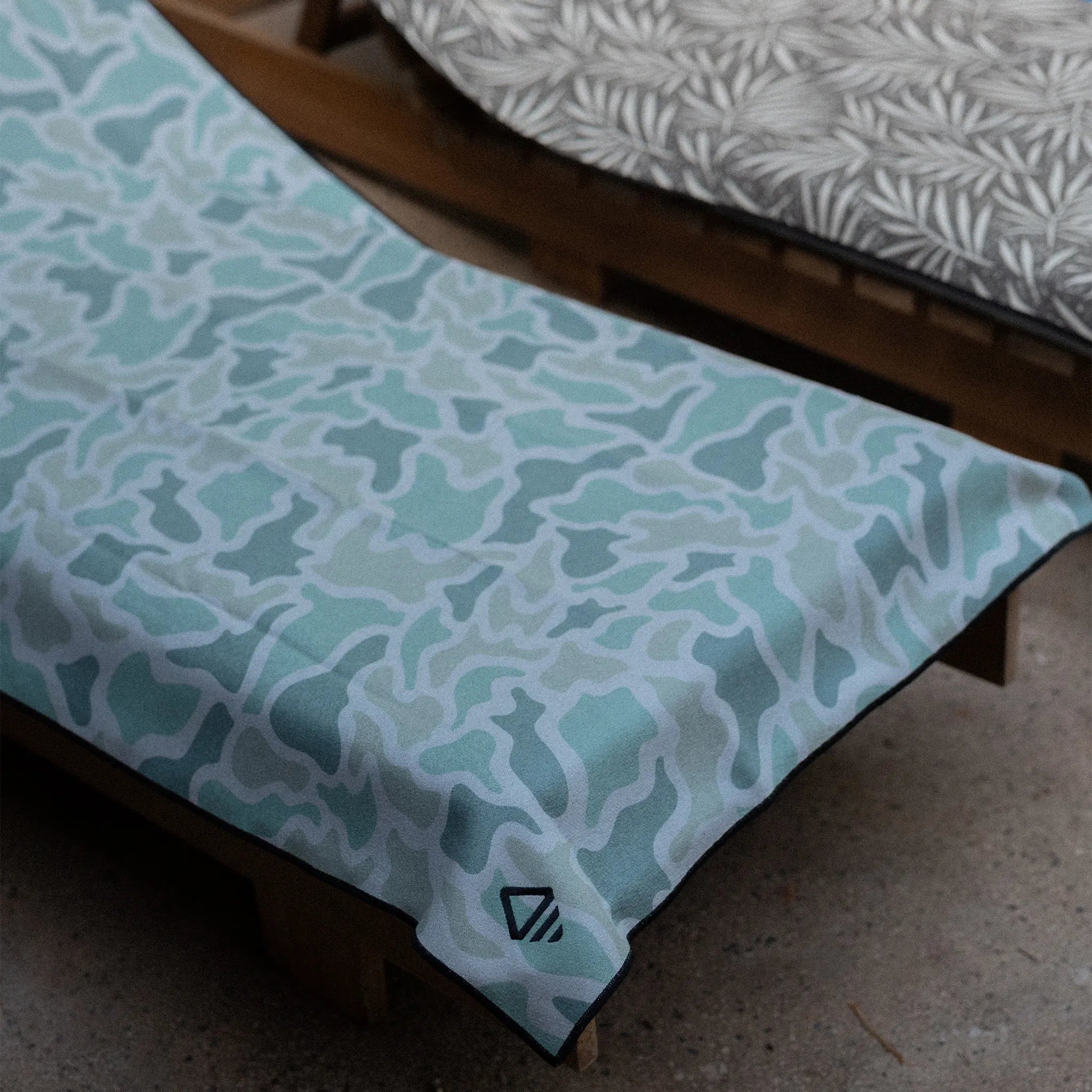 Nomadix Original Towel: Duck Camo Agua