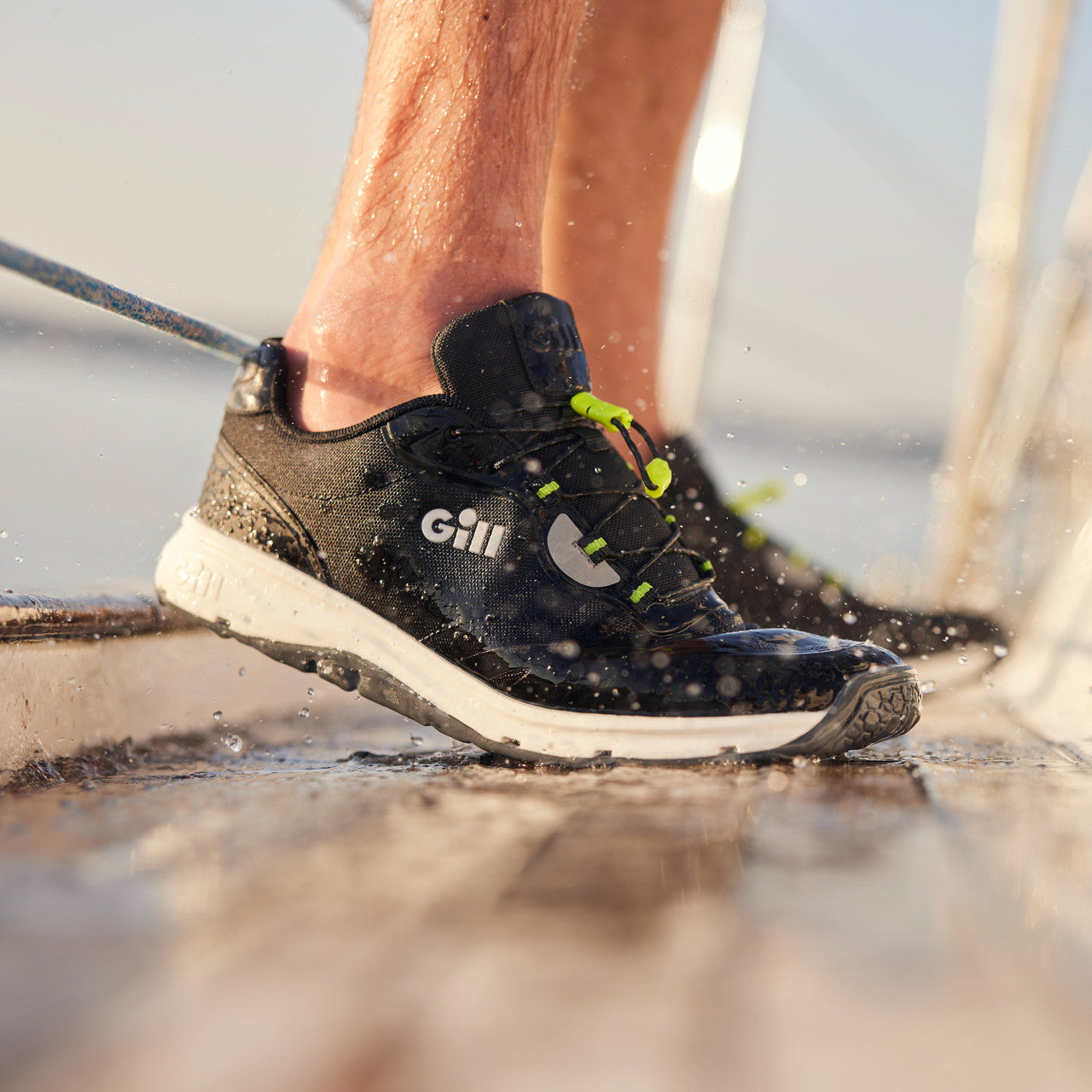 Gill Verso Race Sneaker