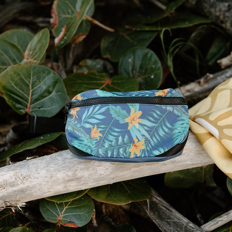 Nomadix Fanny Pack: Palms Dusk