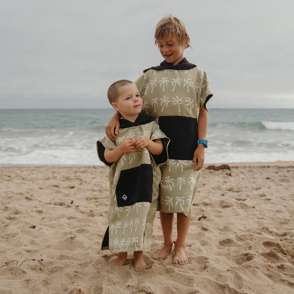 Nomadix Kids Changing Poncho: Breezy Palms Olive