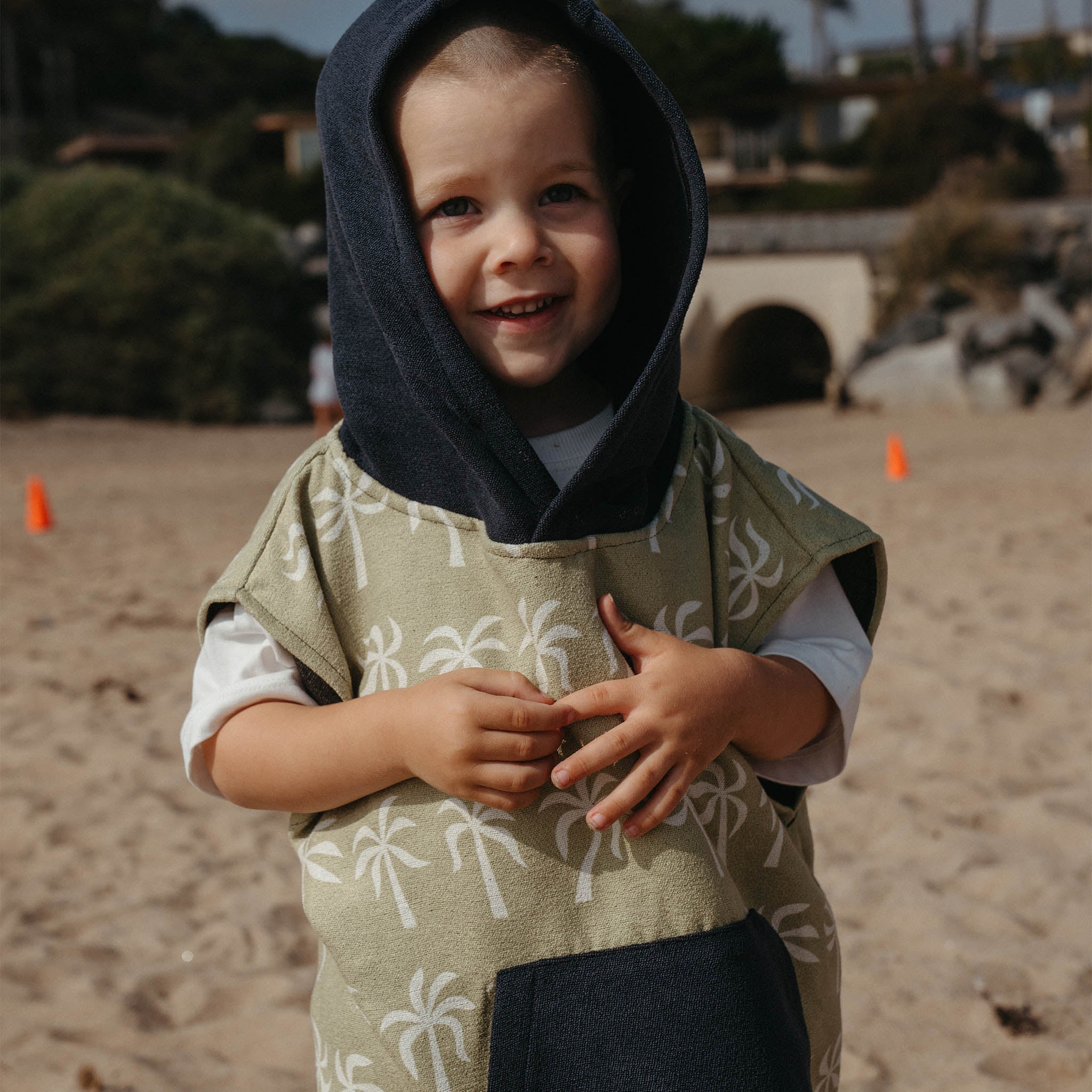 Nomadix Kids Changing Poncho: Breezy Palms Olive