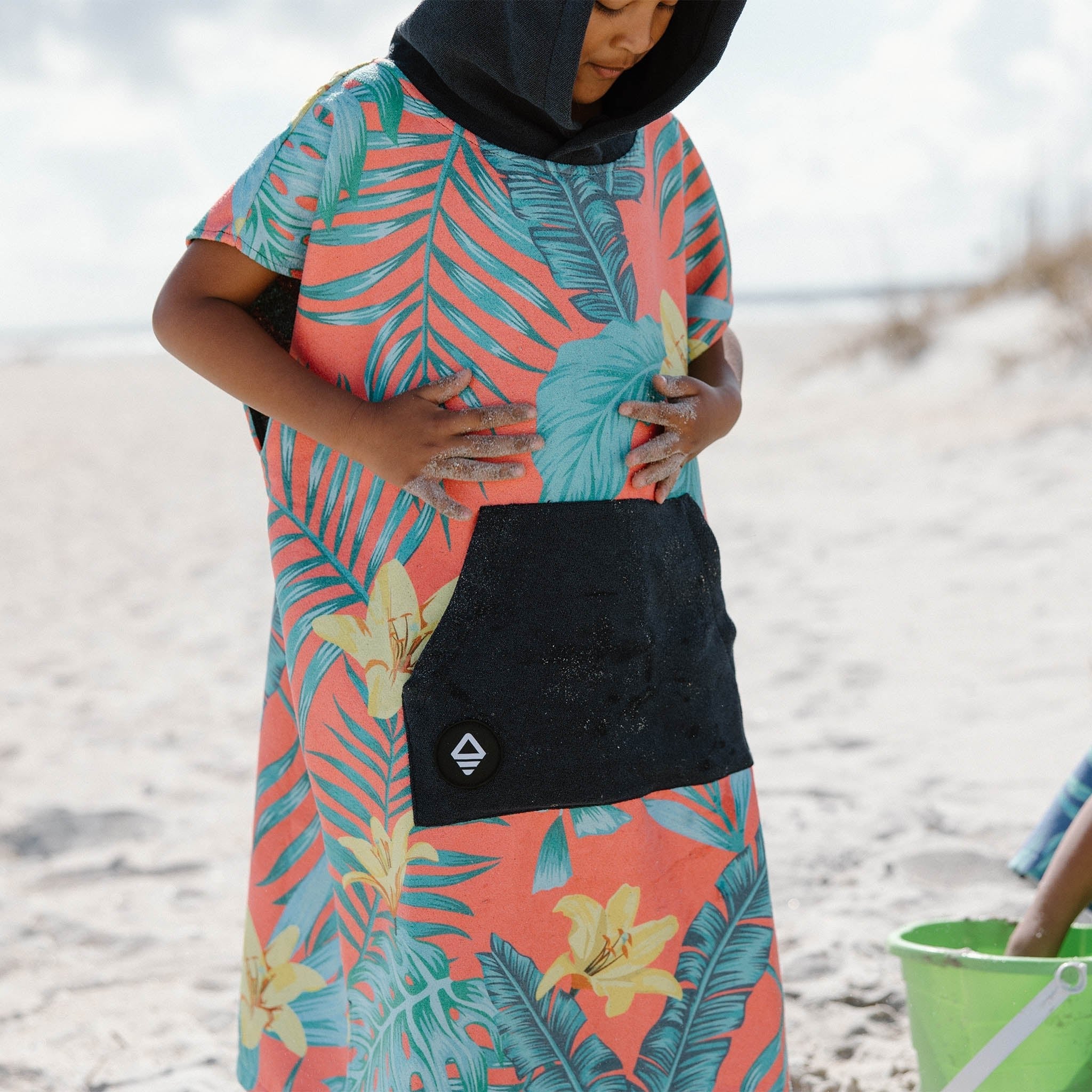 Nomadix Kids Changing Poncho: Palms Coral