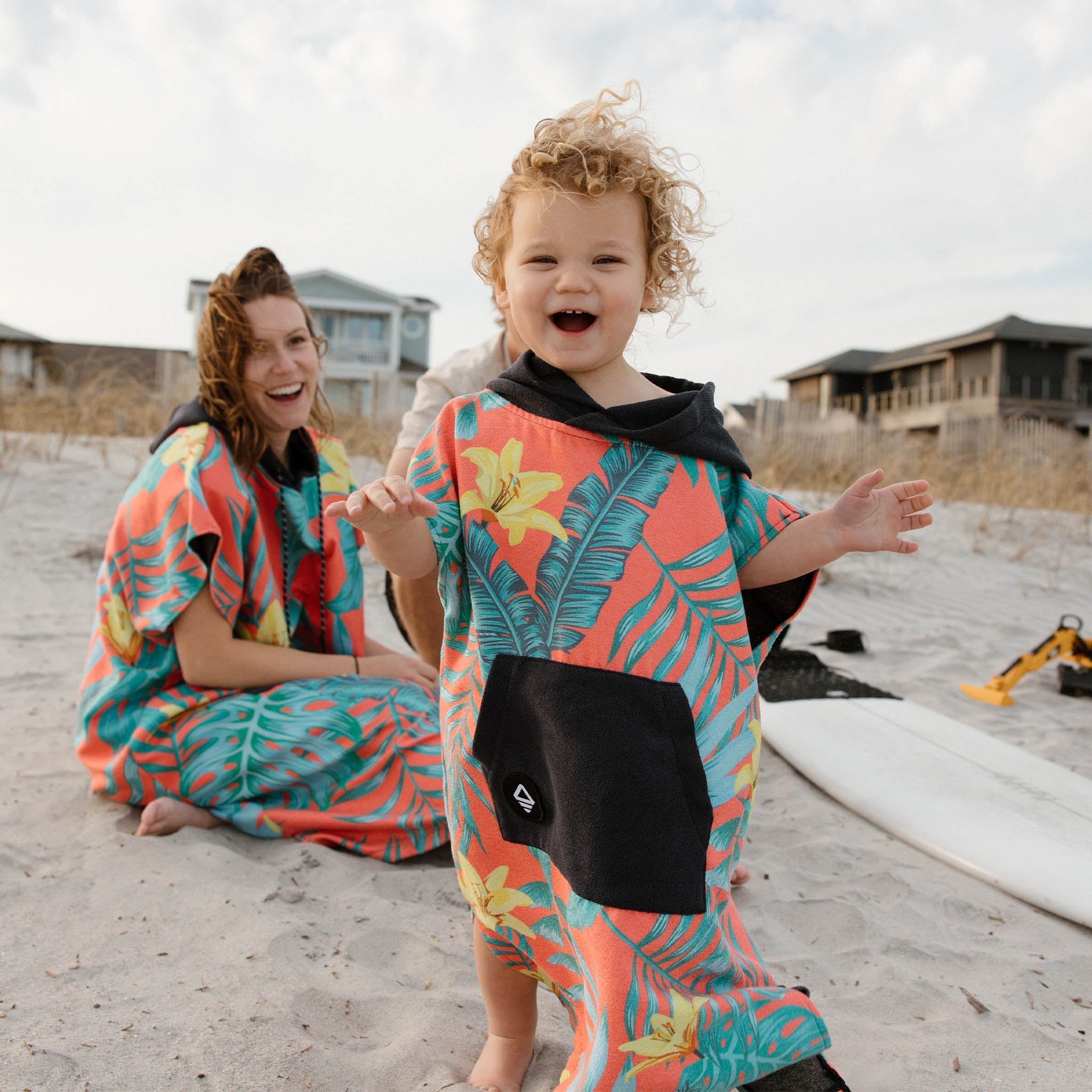 Nomadix Kids Changing Poncho: Palms Coral