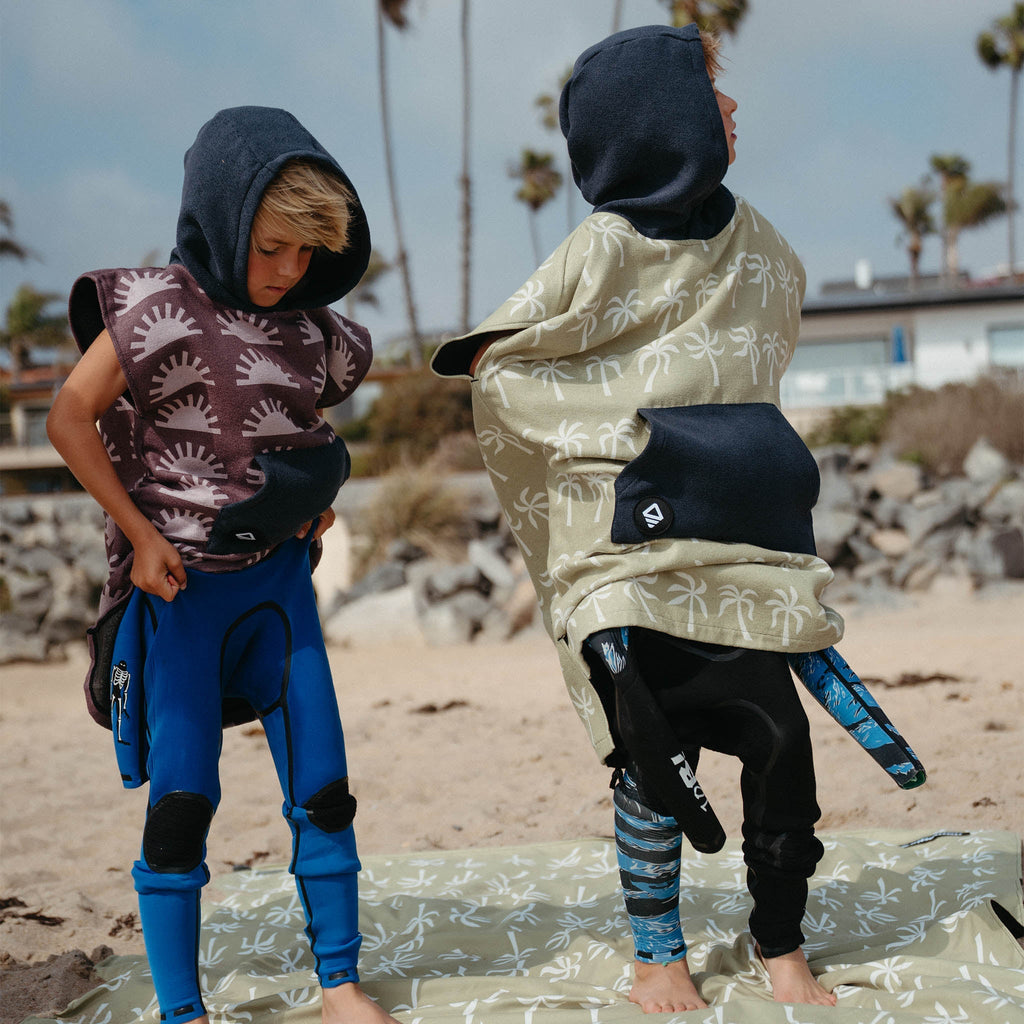 Nomadix Kids Changing Poncho: Sunshine Burgundy
