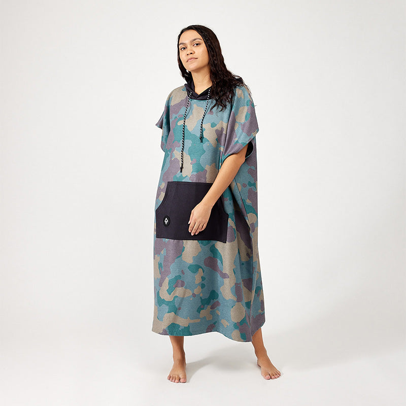 Nomadix Changing Poncho Camo Green