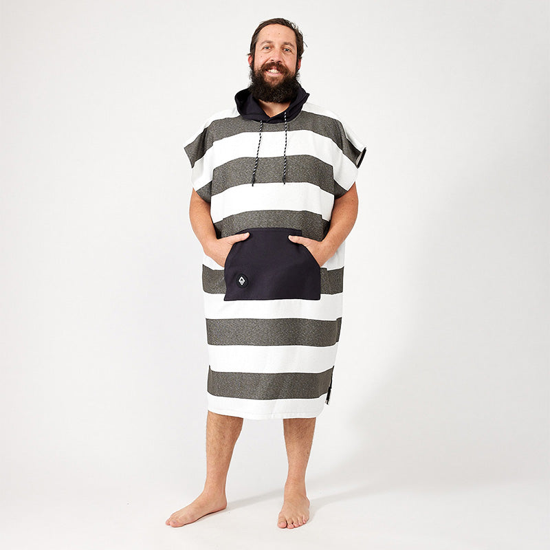 Nomadix Changing Poncho Stripes Noll Black