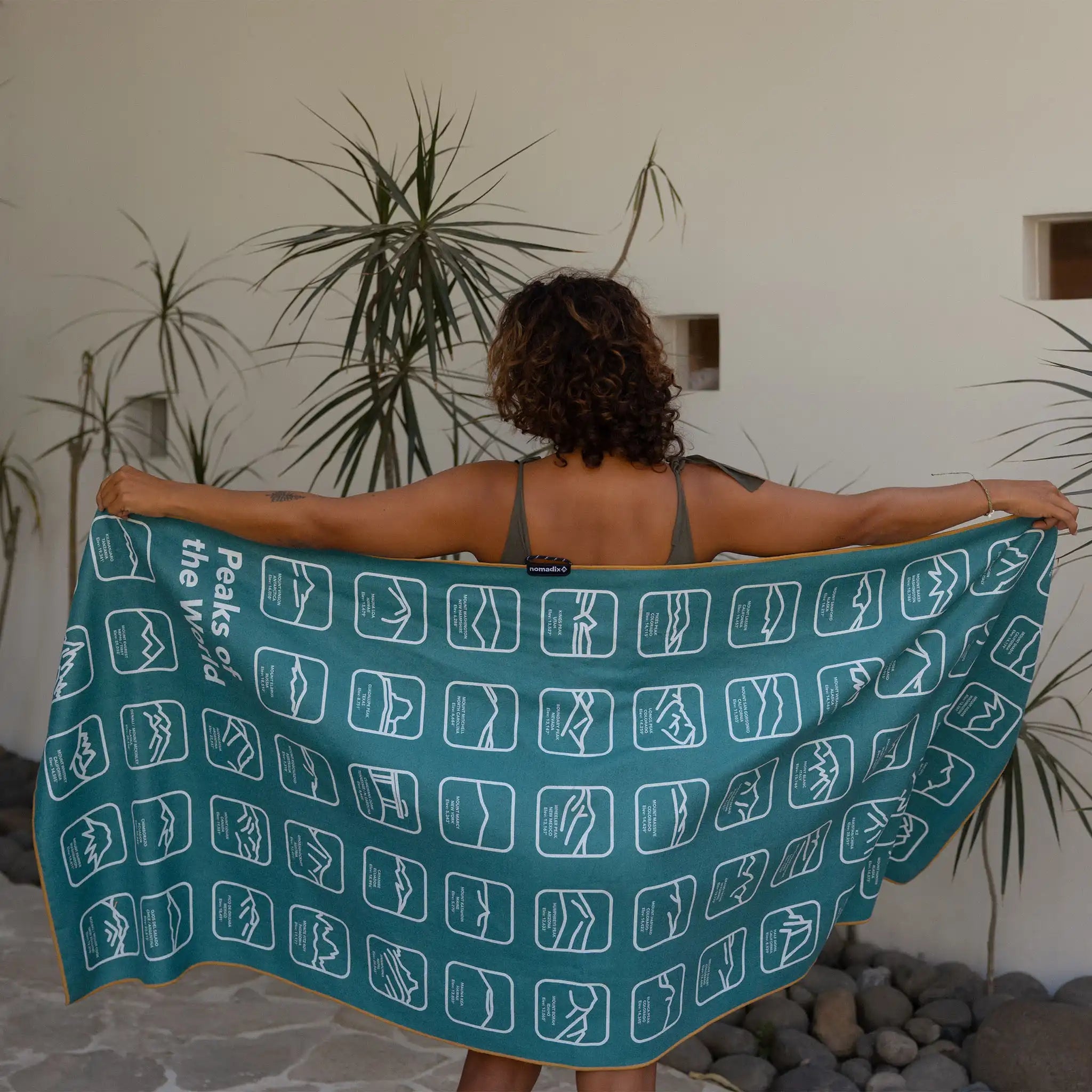 Nomadix Original Towel: Peaks of the World Teal Ocean