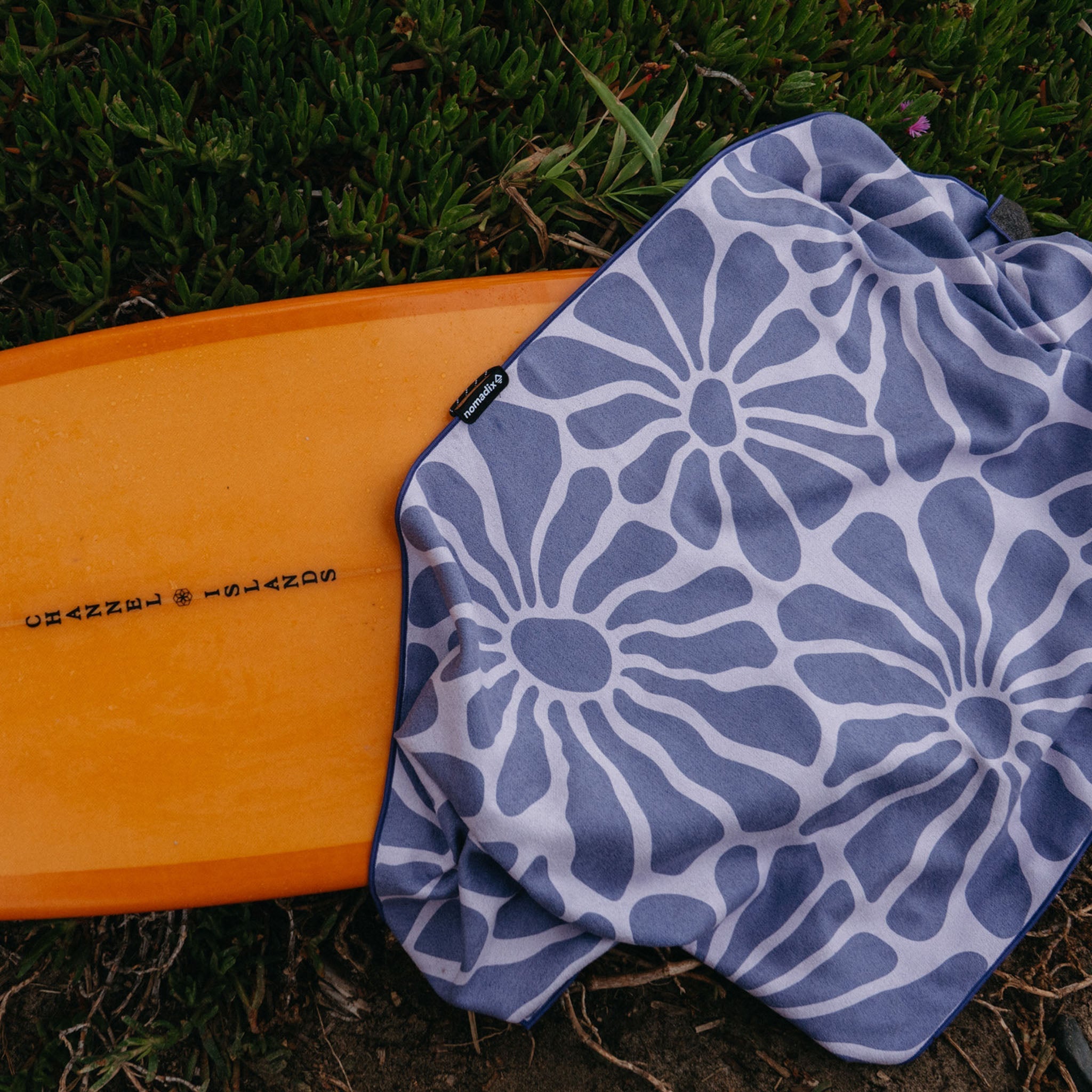Nomadix Original Towel: Lazy Daisy Dusk