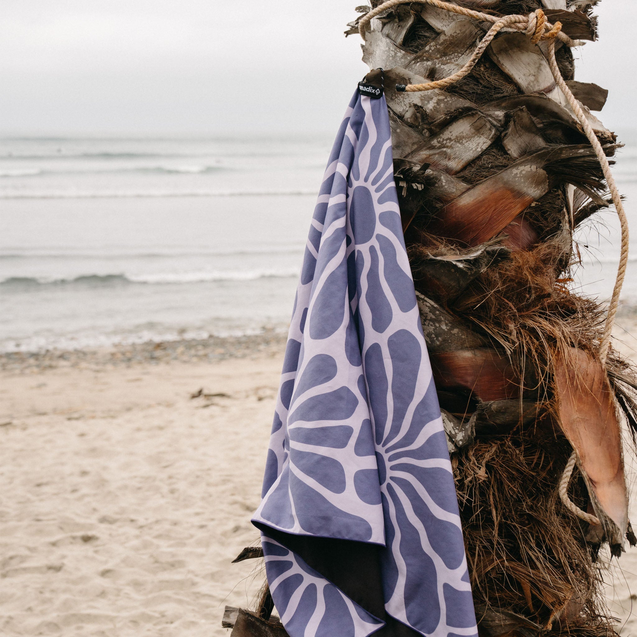 Nomadix Original Towel: Lazy Daisy Dusk