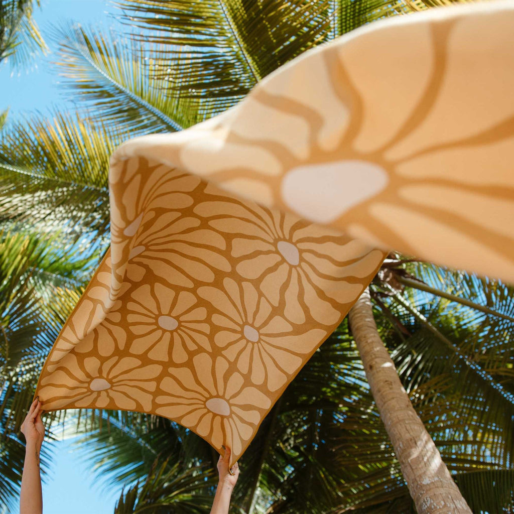Nomadix Original Towel: Lazy Daisy Gold