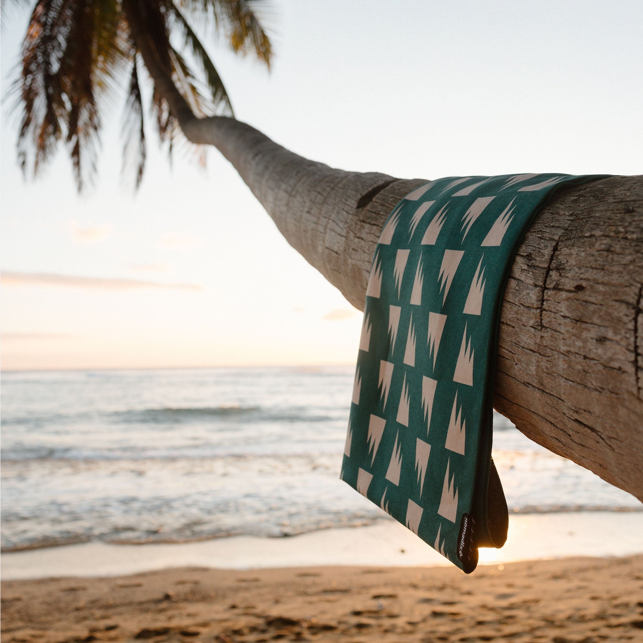 Nomadix Original Towel: Summit Green
