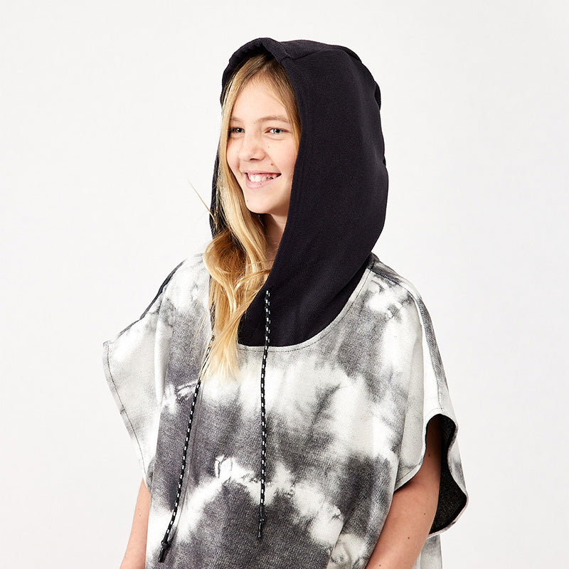 Nomadix Changing Poncho Tie-Dye Black and White