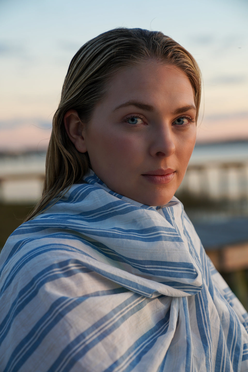 The Ansea Gauze Sarong - White/Blue