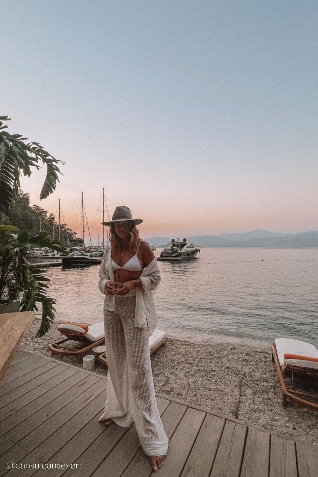 The Handloom Voyage Set White Stripes